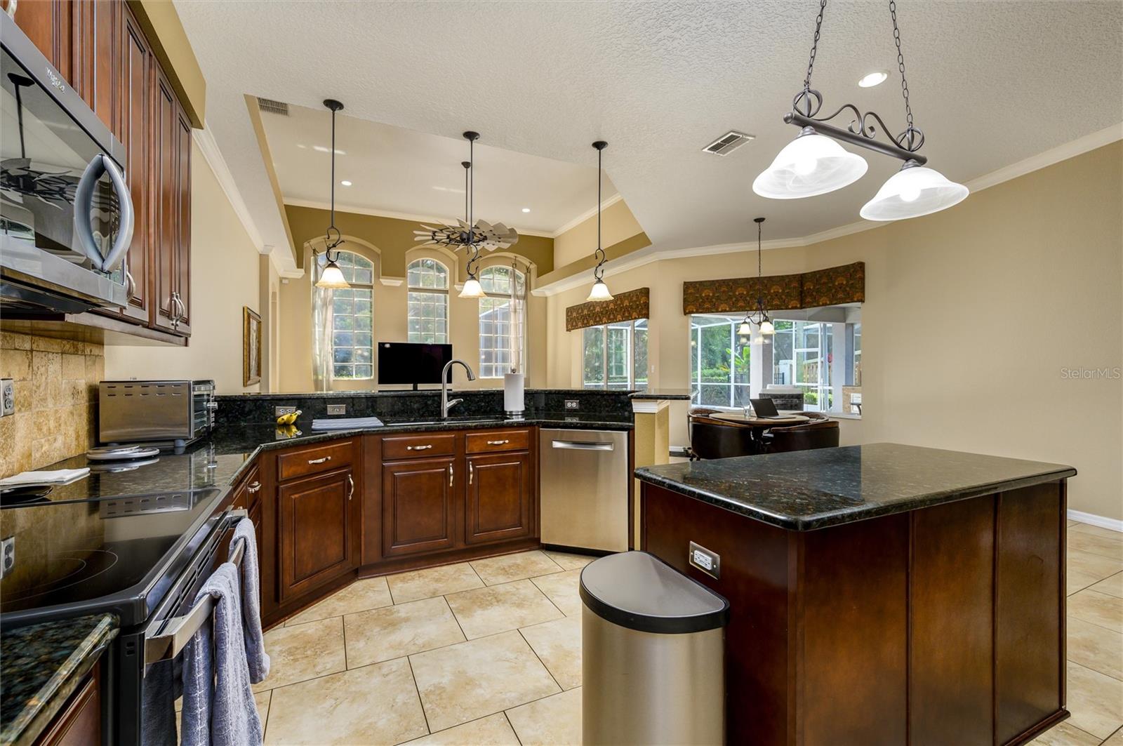 Image 14 of 48 For 17521 Edinburgh Drive