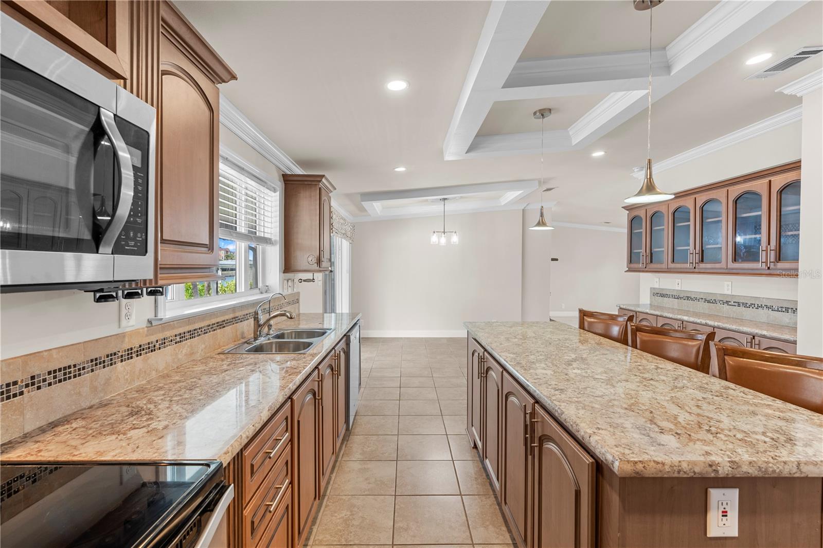 Image 16 of 71 For 4851 Gandy Boulevard 11s