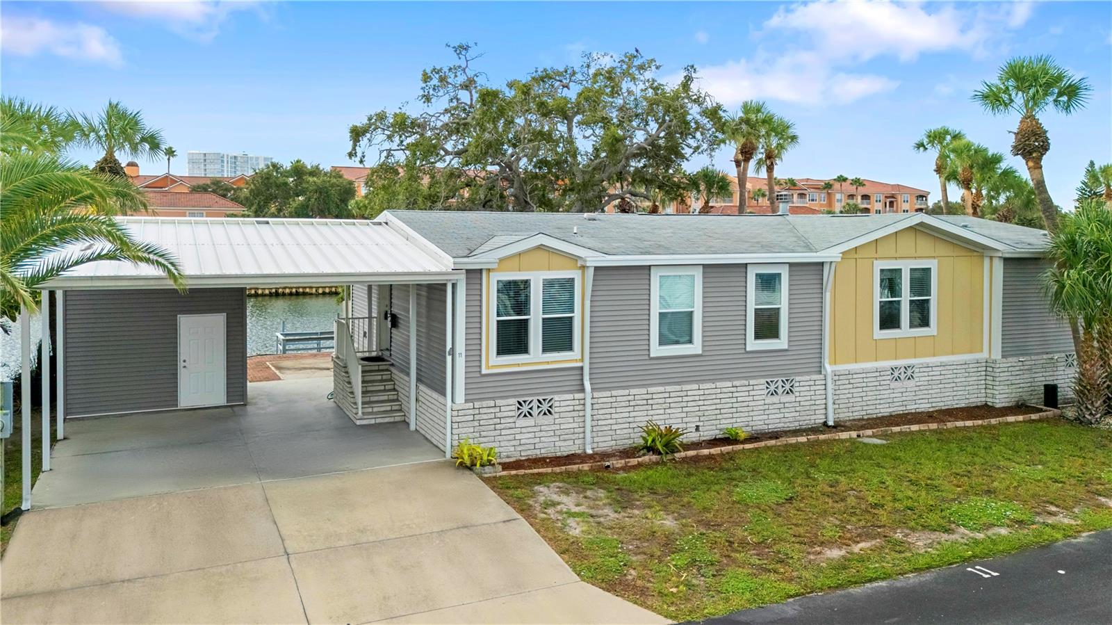 Image 2 of 71 For 4851 Gandy Boulevard 11s