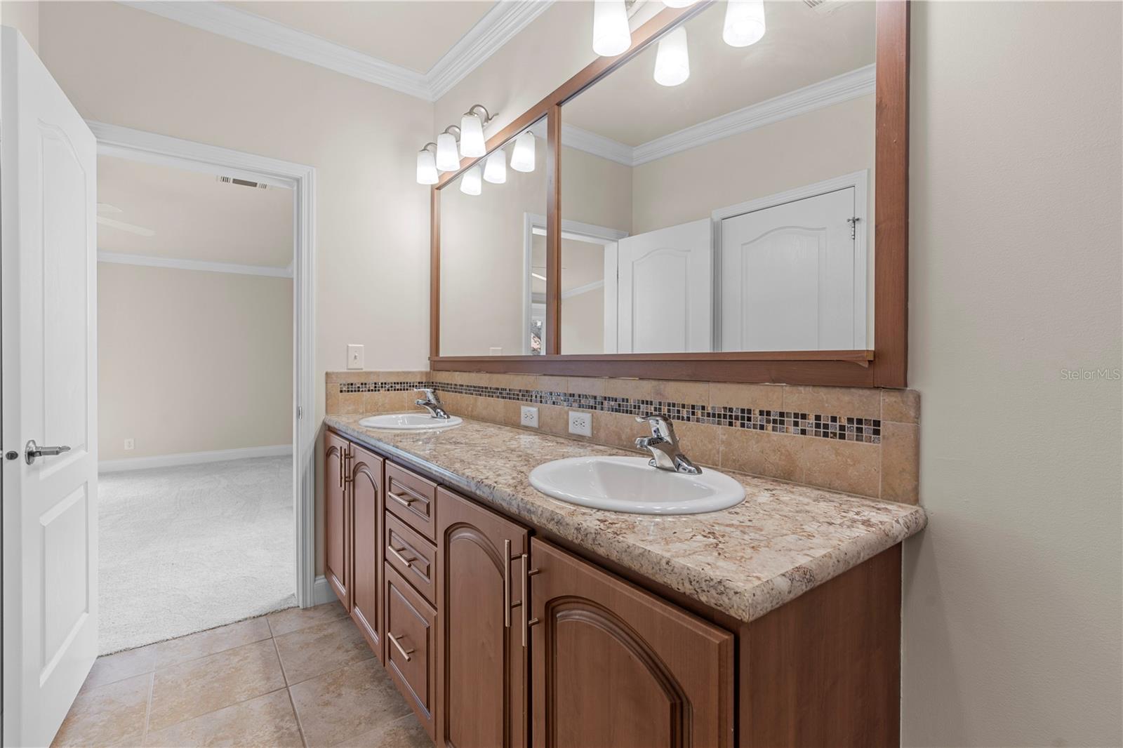 Image 29 of 71 For 4851 Gandy Boulevard 11s