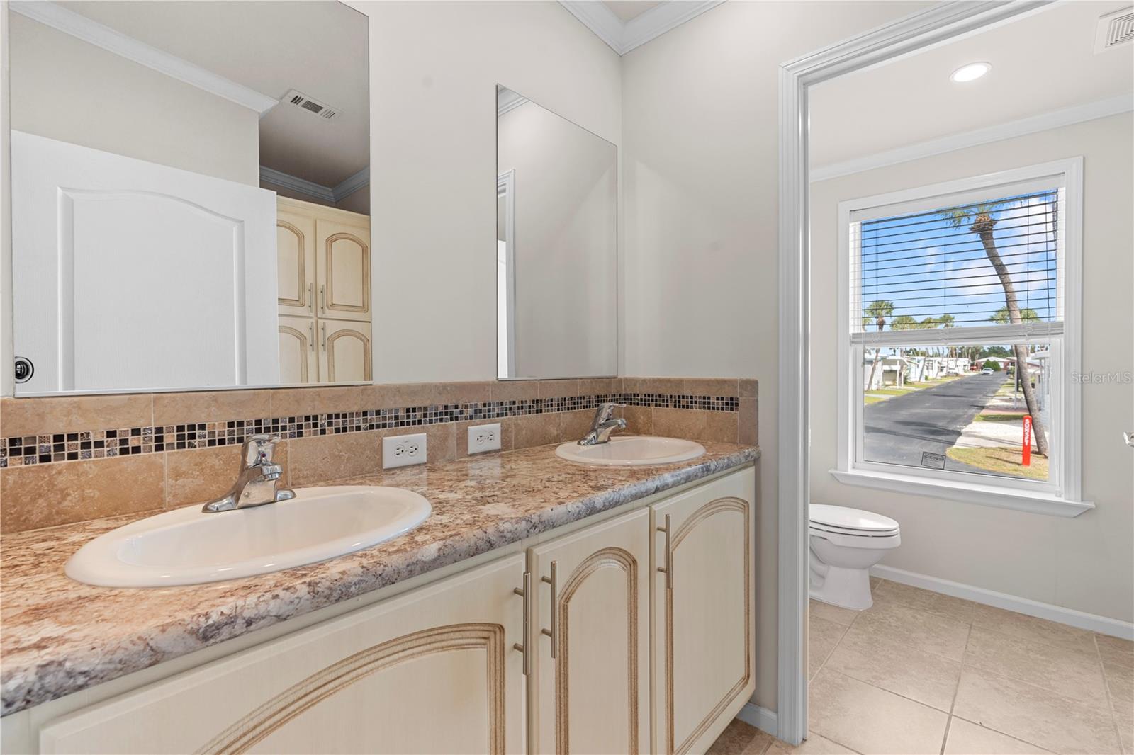 Image 37 of 71 For 4851 Gandy Boulevard 11s