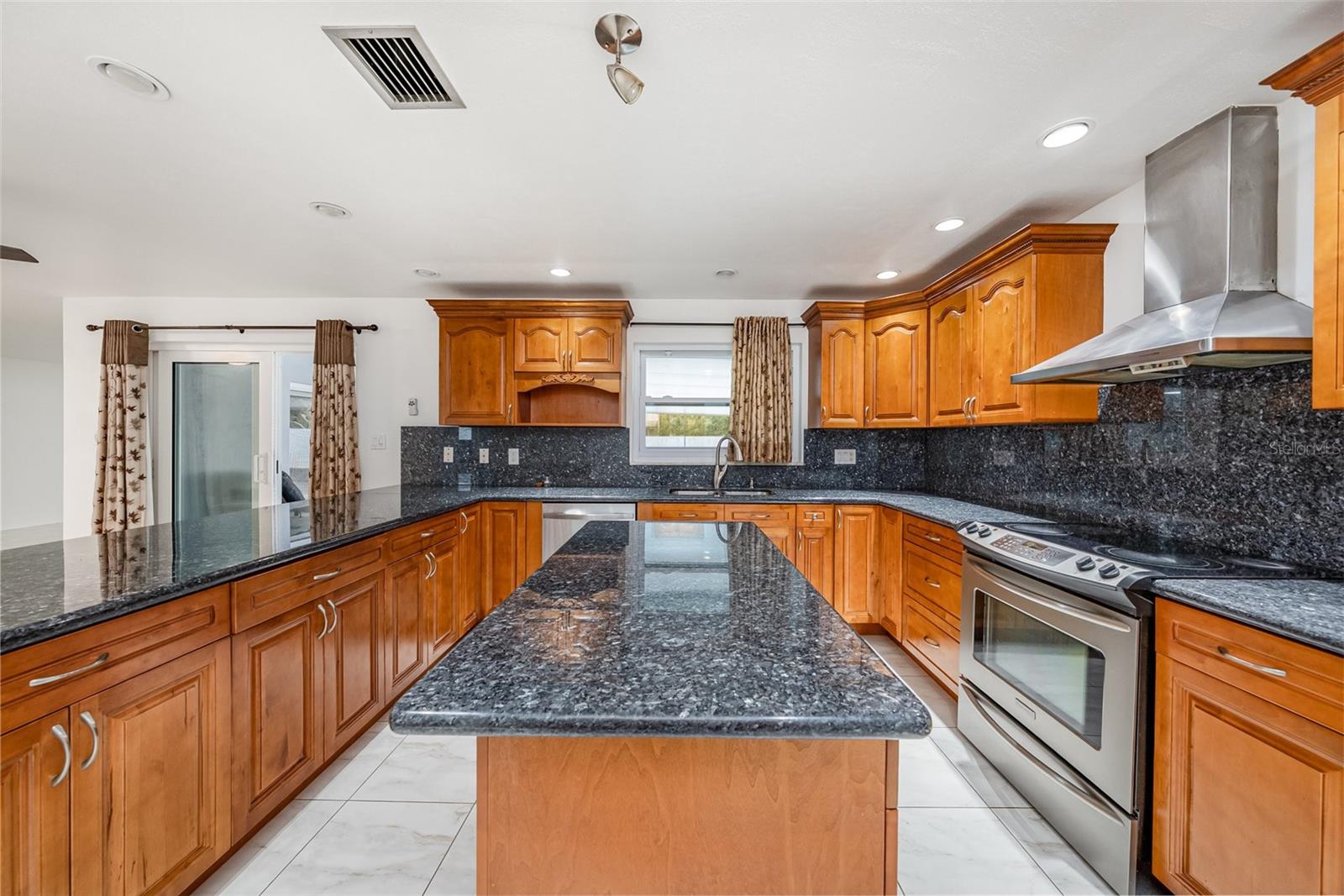 Image 10 of 25 For 1903 Oro Court