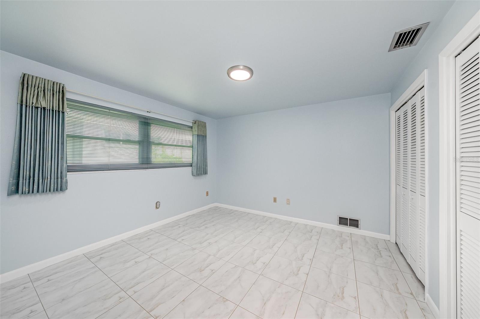 Image 16 of 25 For 1903 Oro Court
