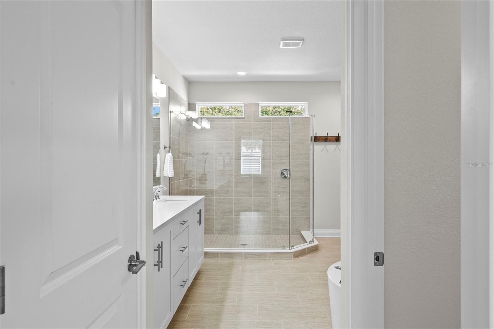 Image 36 of 75 For 6703 Interbay Boulevard