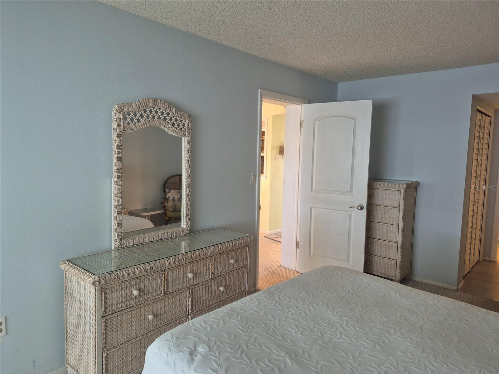 Image 13 of 25 For 4750 Cove Circle 304