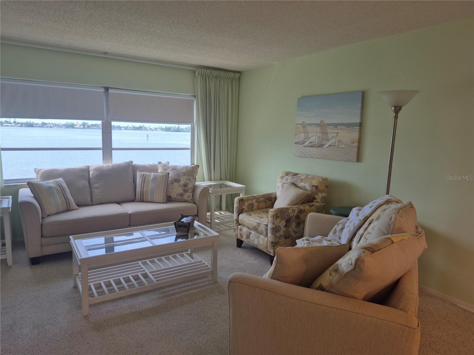 Image 8 of 25 For 4750 Cove Circle 304