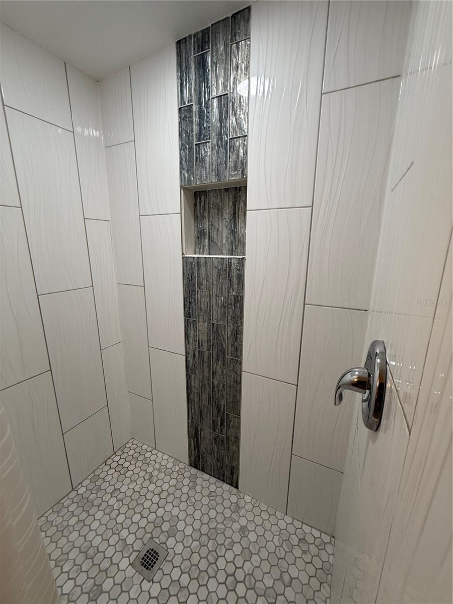 Image 27 of 43 For 5208 Hill Drive