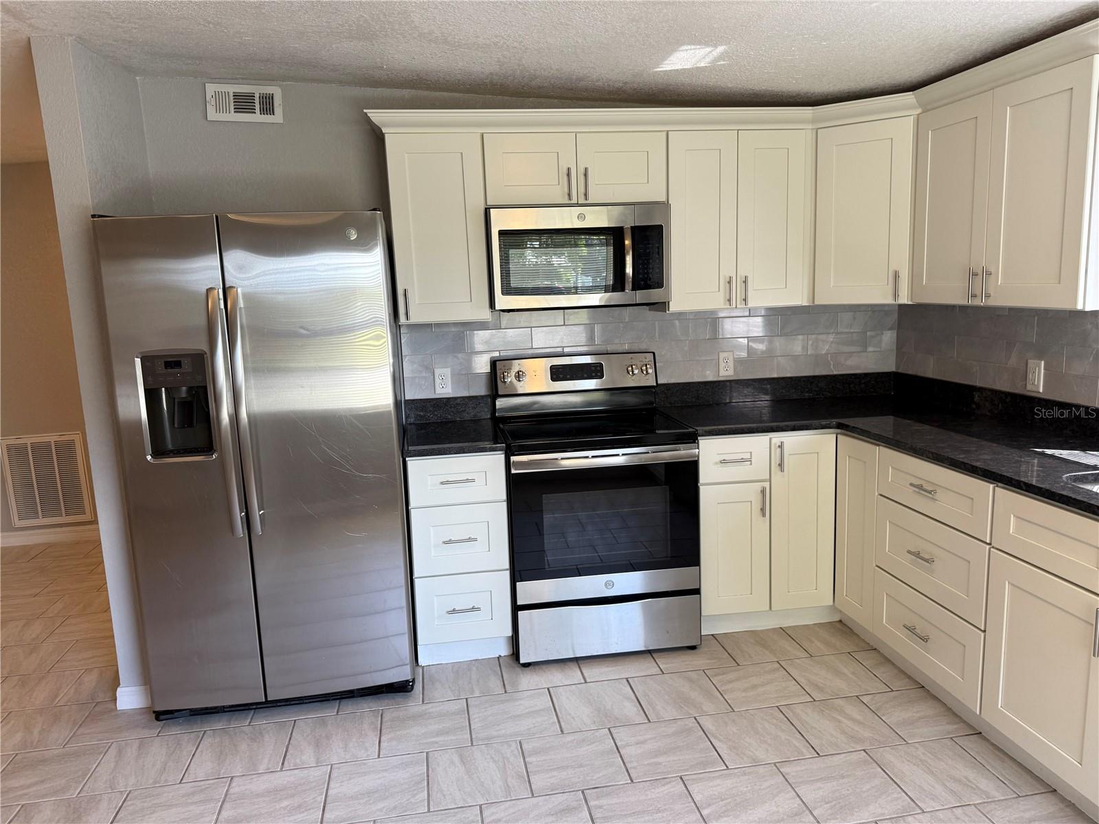 Image 9 of 43 For 5208 Hill Drive