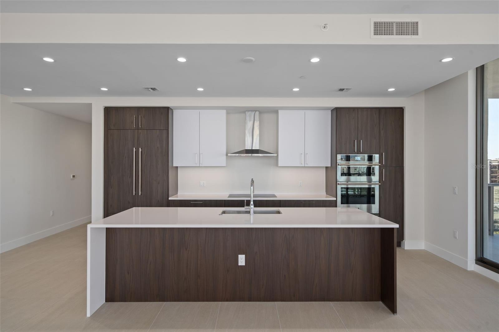 Image 10 of 56 For 275 1st Avenue S 1001