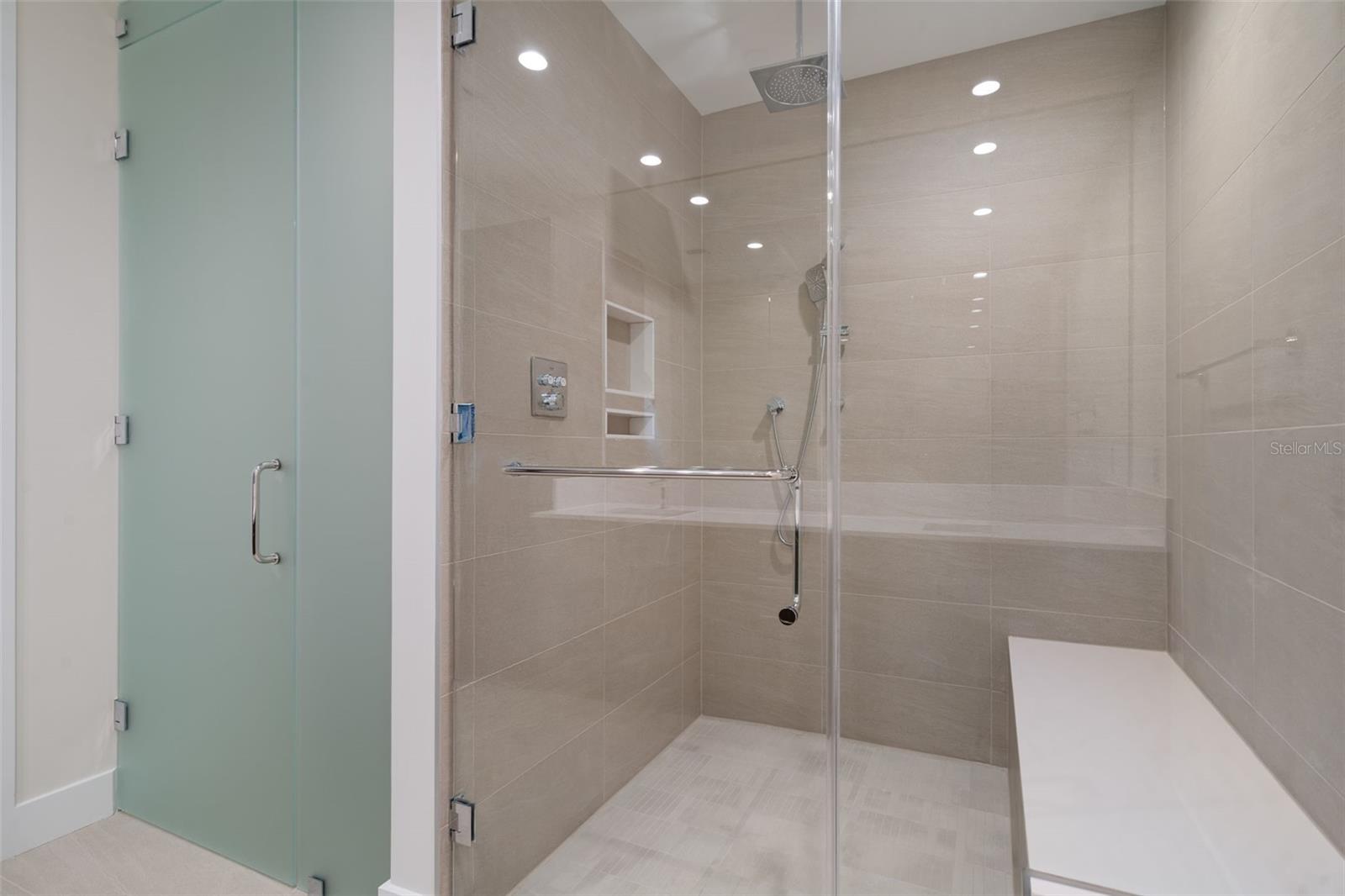 Image 20 of 56 For 275 1st Avenue S 1001