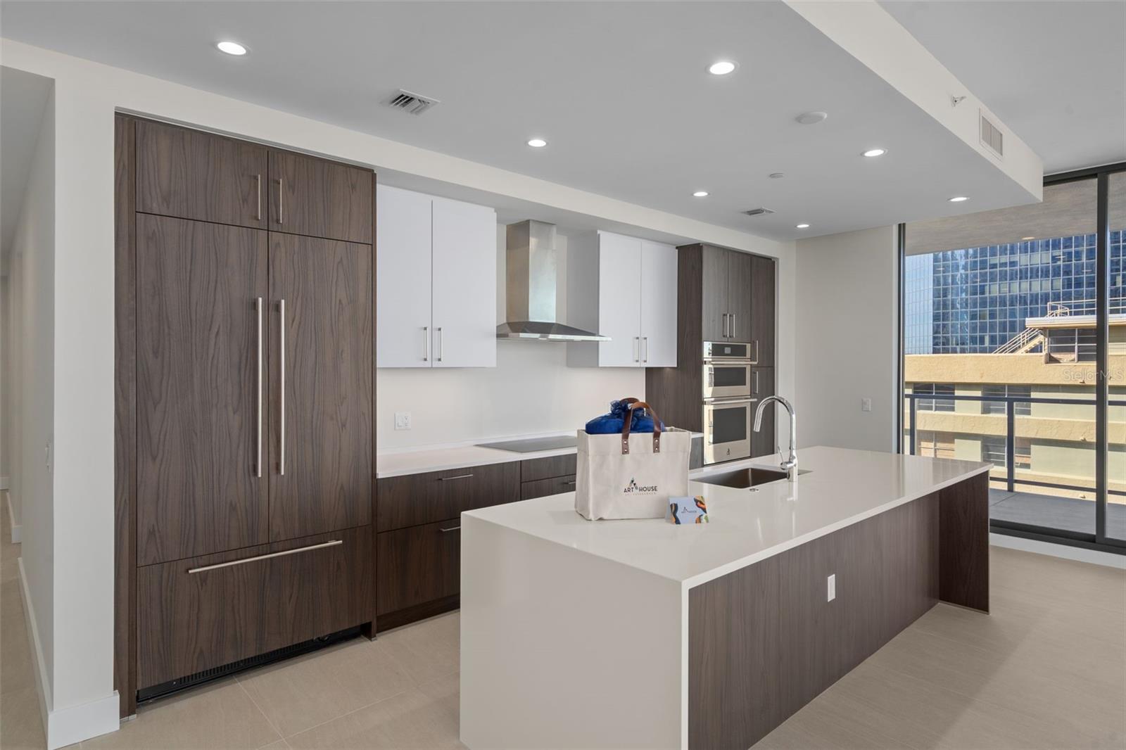 Image 3 of 56 For 275 1st Avenue S 1001