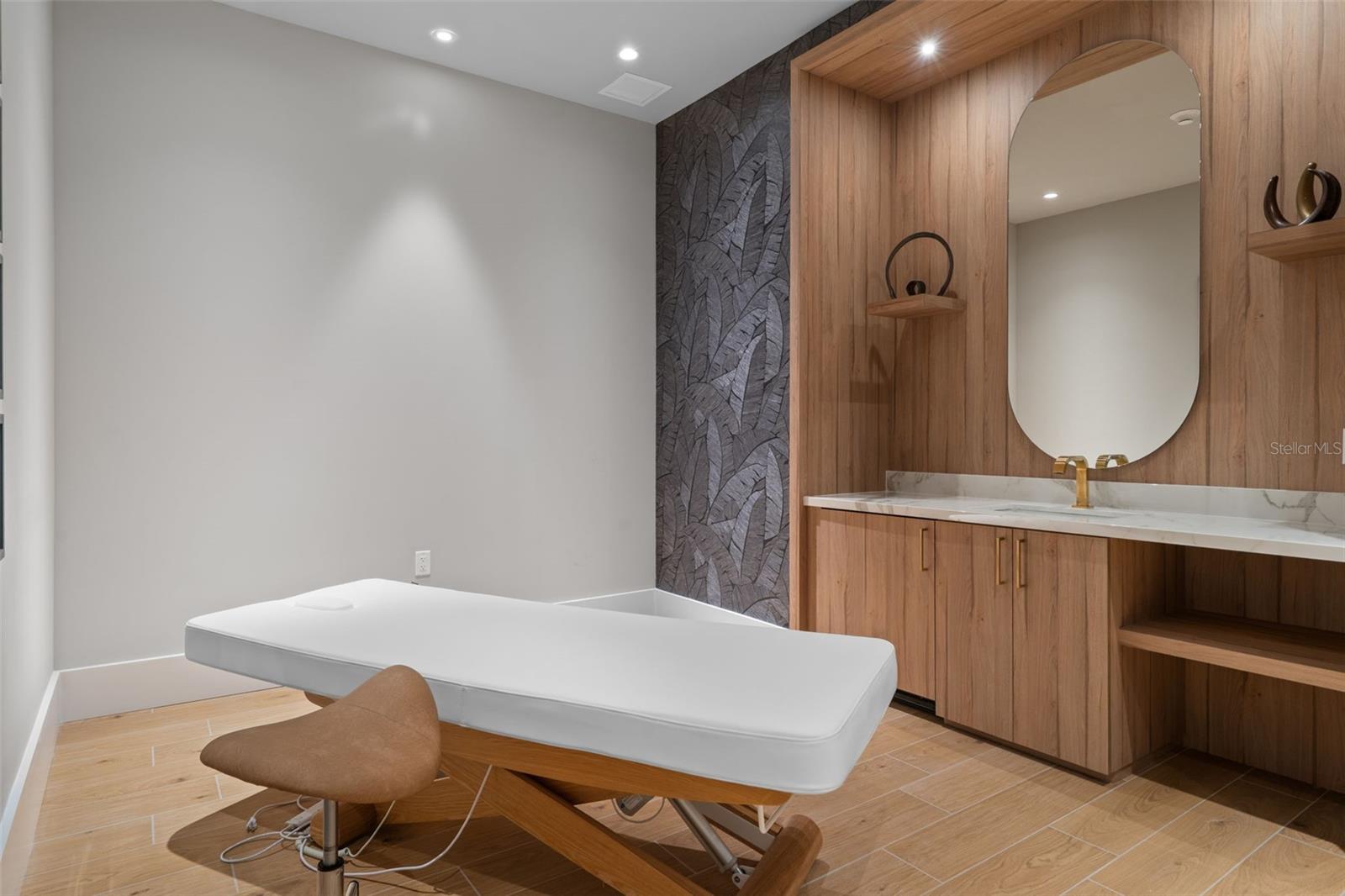 Image 46 of 56 For 275 1st Avenue S 1001