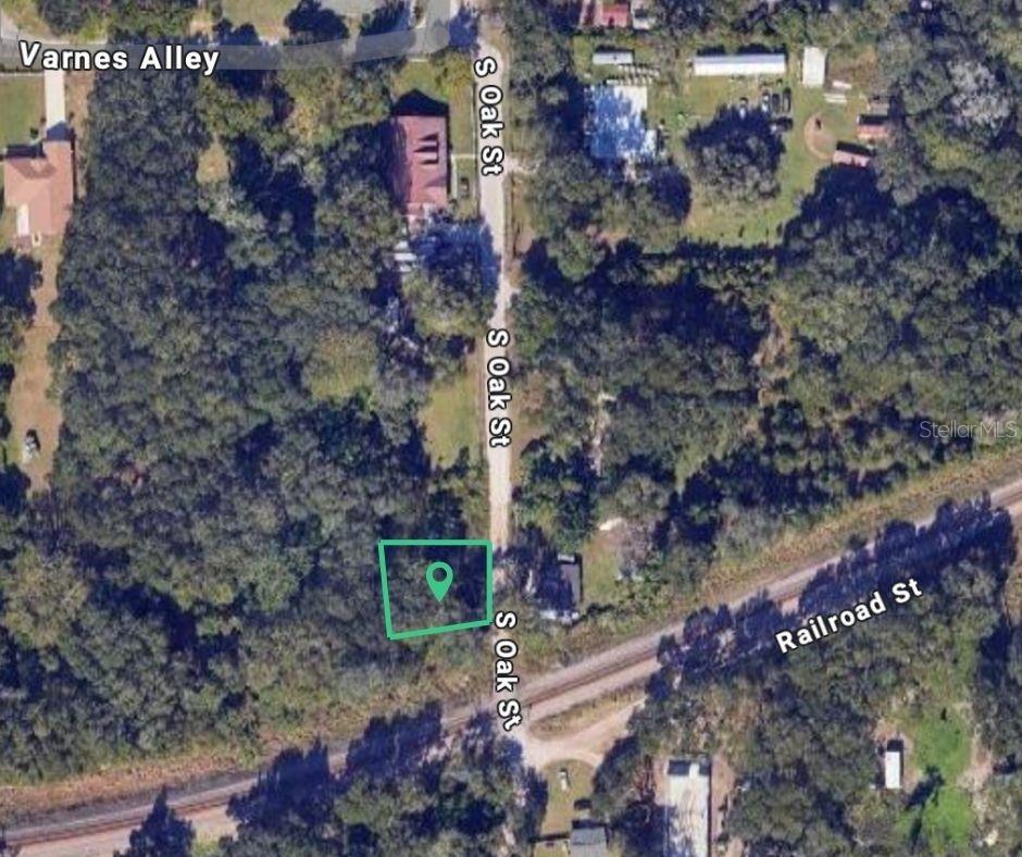 Listing photo id 0 for  Oak Street 