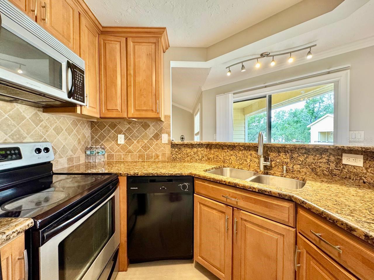 Image 10 of 35 For 8615 Mallard Reserve Drive 201