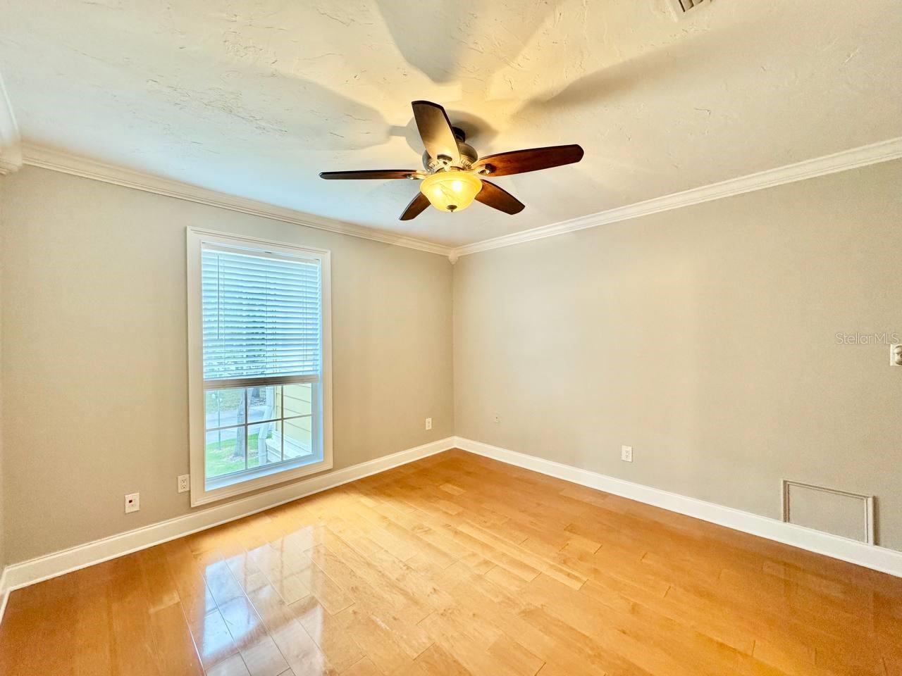 Image 15 of 35 For 8615 Mallard Reserve Drive 201