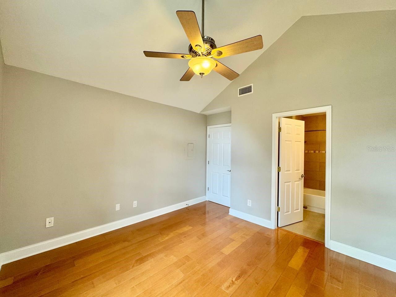 Image 22 of 35 For 8615 Mallard Reserve Drive 201