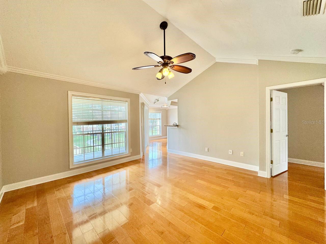 Image 5 of 35 For 8615 Mallard Reserve Drive 201