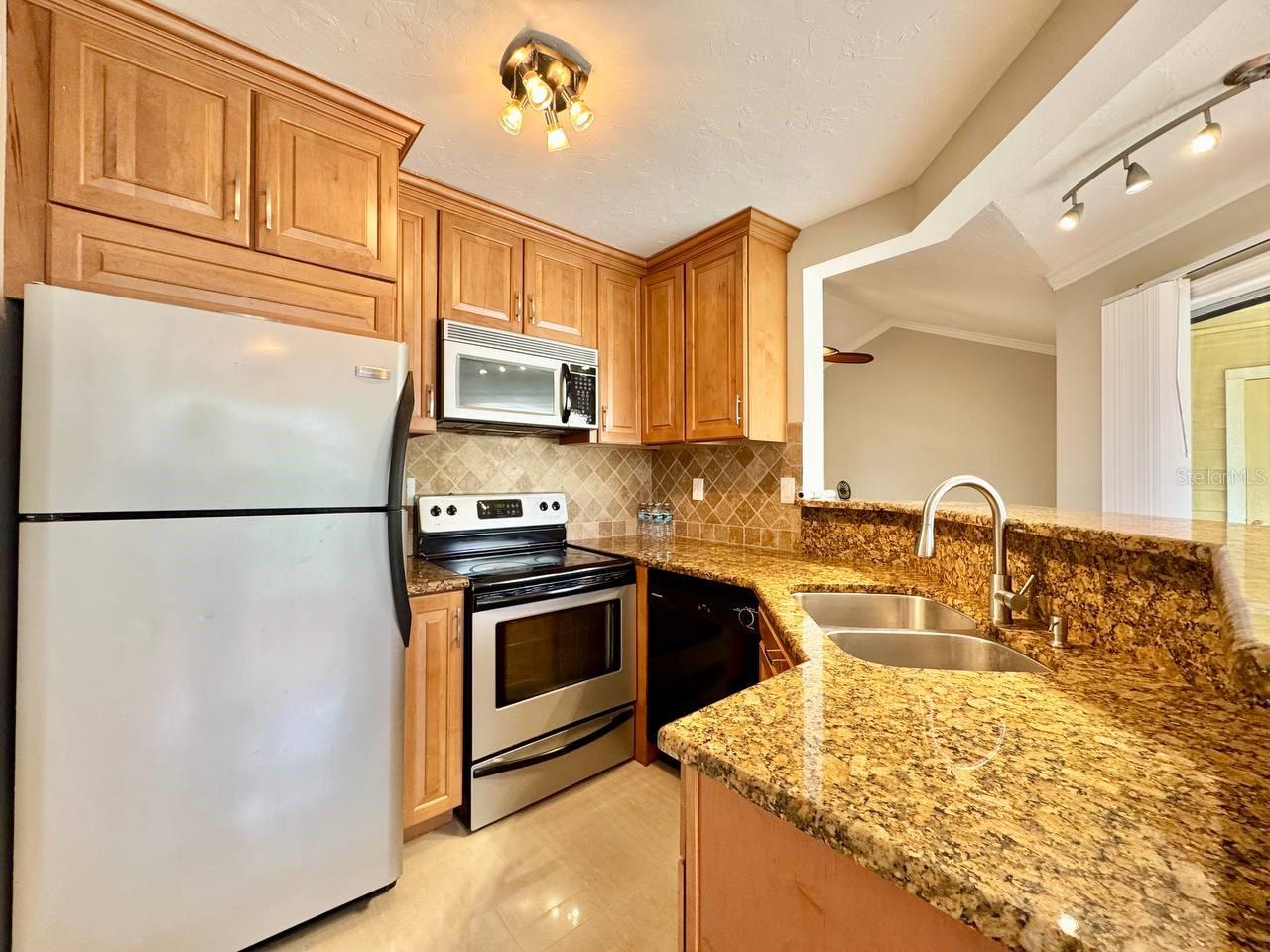 Image 9 of 35 For 8615 Mallard Reserve Drive 201