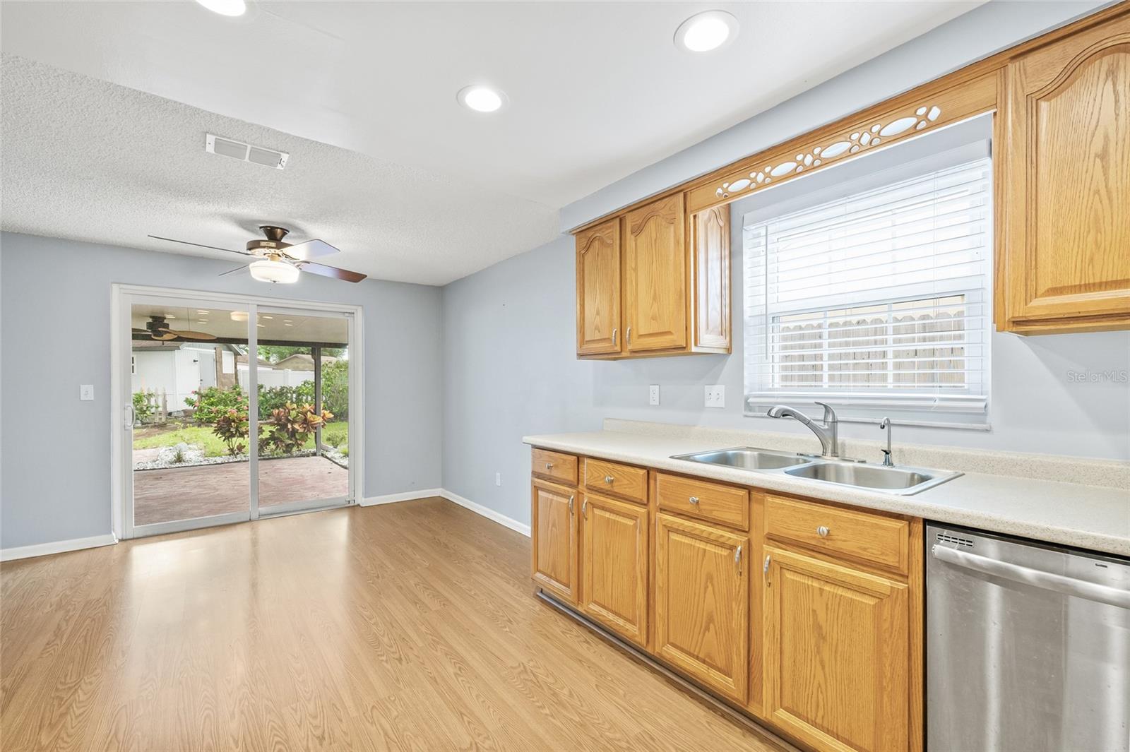Image 15 of 30 For 2917 Burr Oak Drive