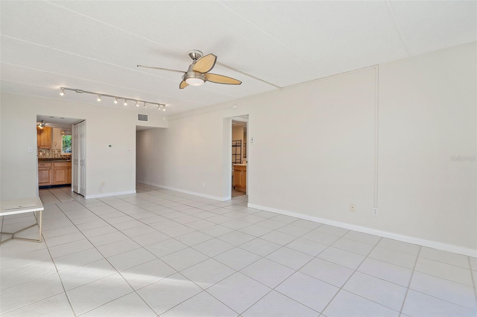 Image 10 of 22 For 2944 Bay Drive 101