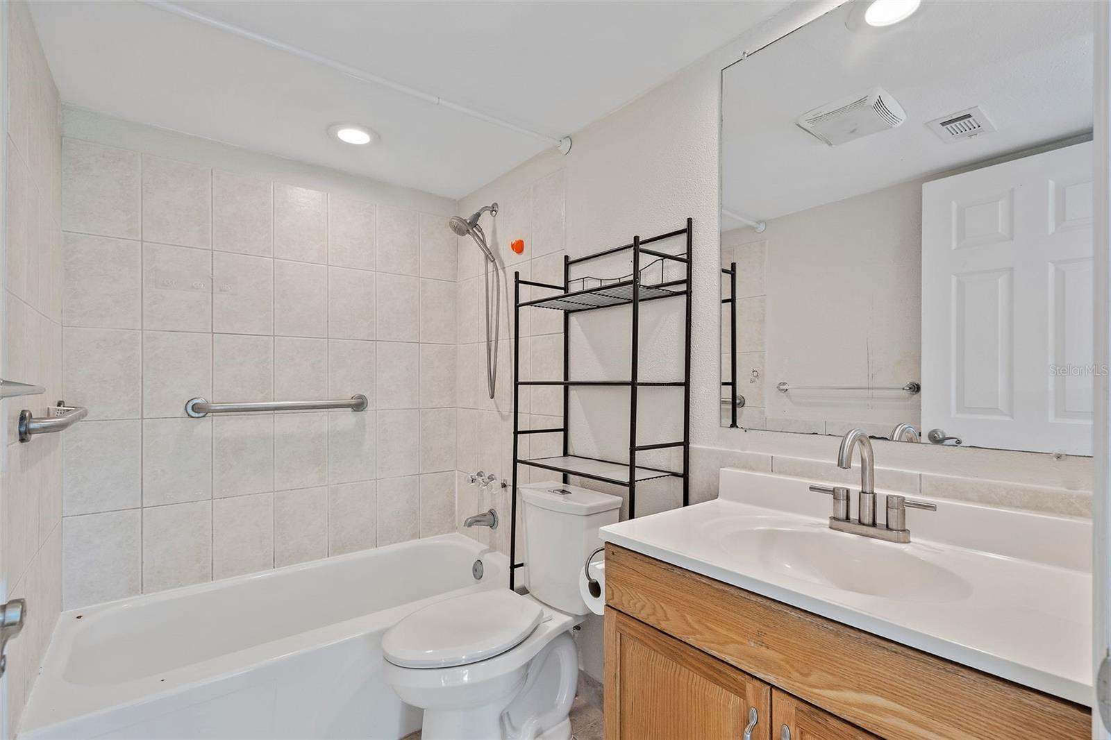 Image 12 of 22 For 2944 Bay Drive 101