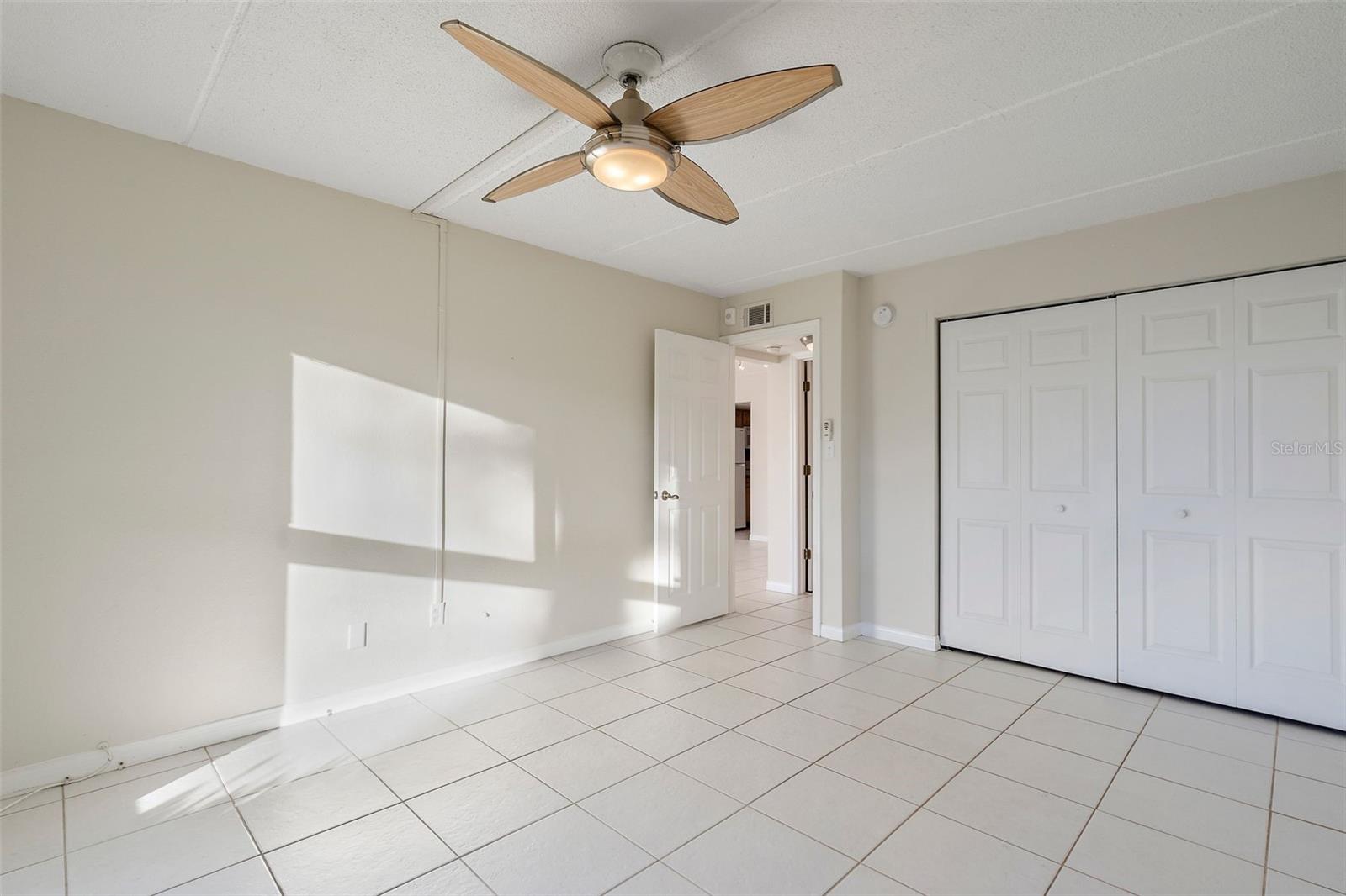 Image 14 of 22 For 2944 Bay Drive 101