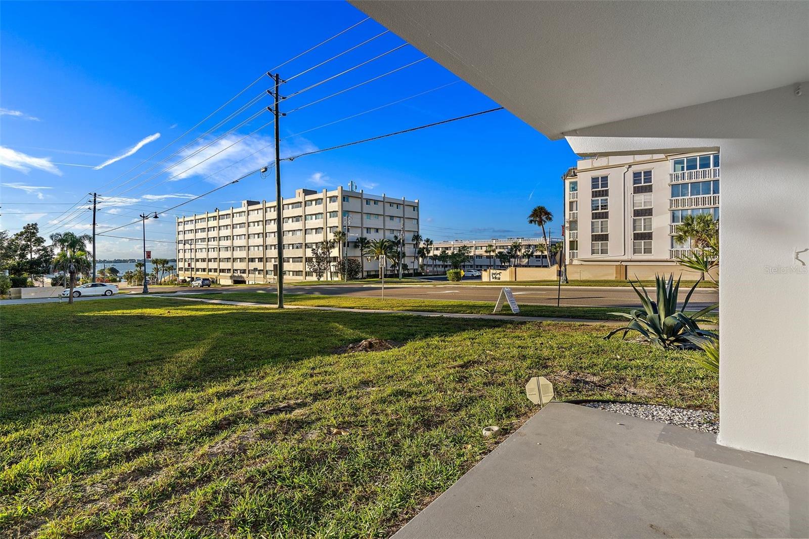 Image 17 of 22 For 2944 Bay Drive 101
