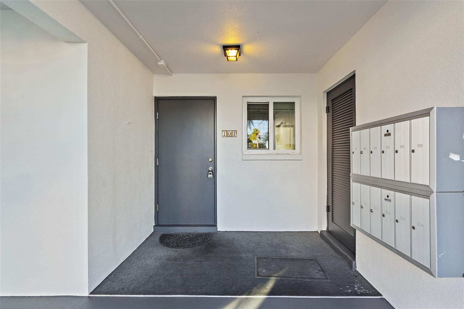 Image 2 of 22 For 2944 Bay Drive 101