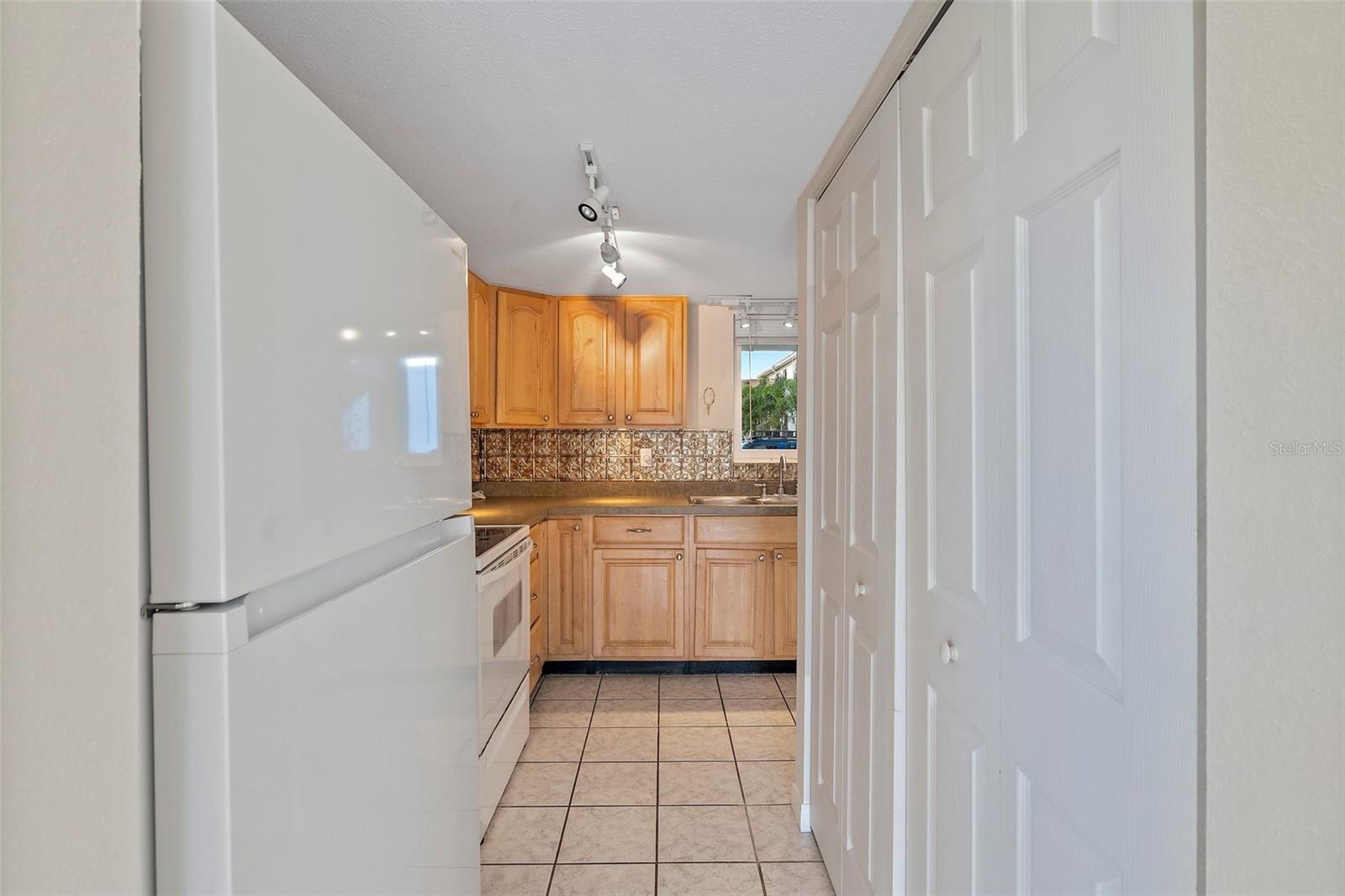 Image 7 of 22 For 2944 Bay Drive 101