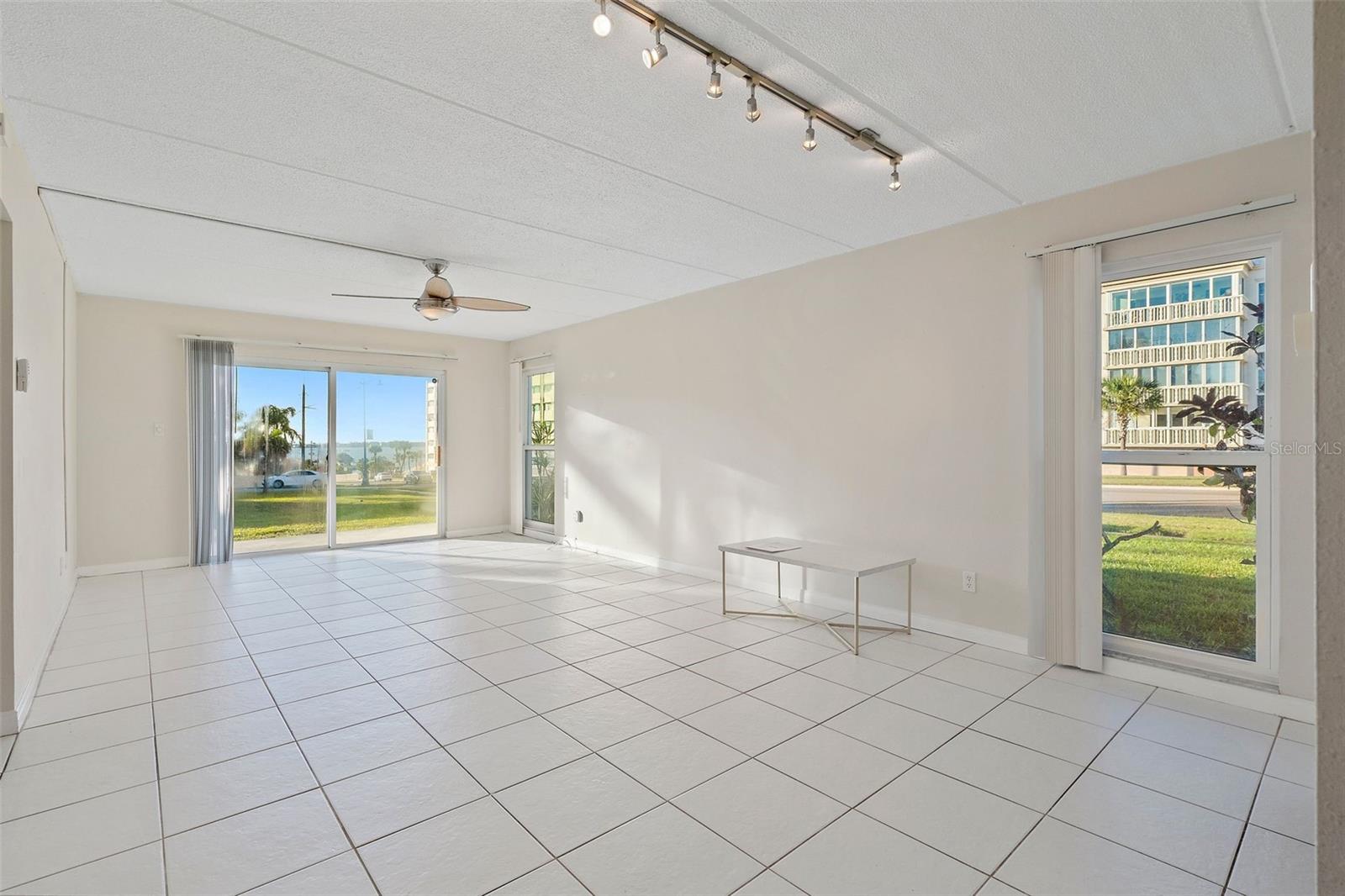 Image 9 of 22 For 2944 Bay Drive 101