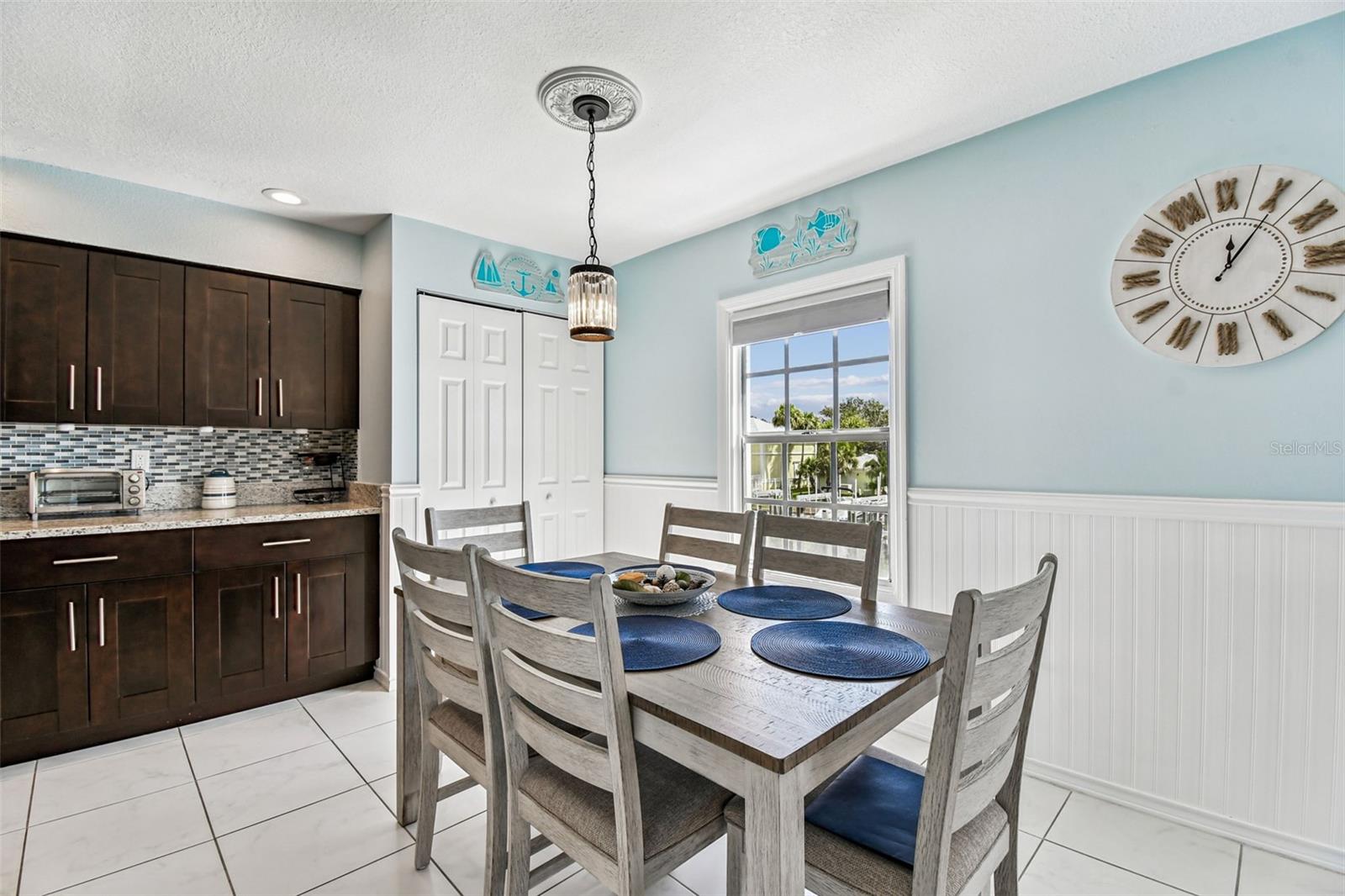 Image 13 of 91 For 5116 Beach Drive Se D