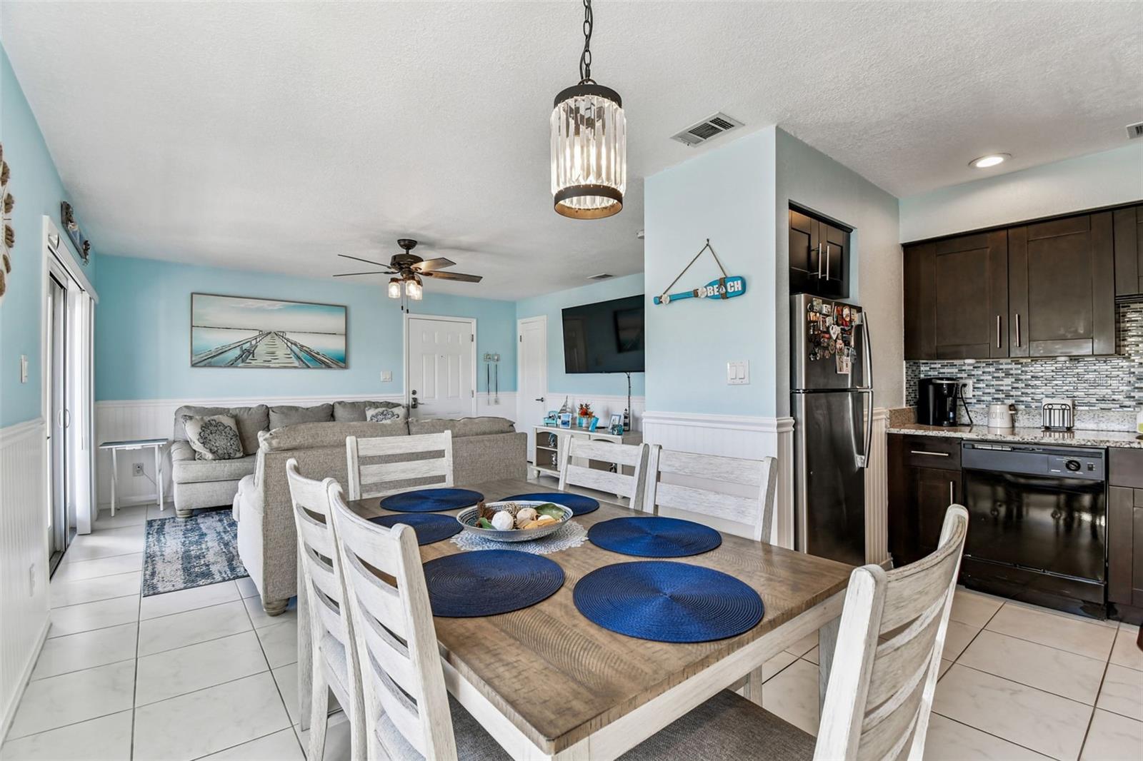 Image 15 of 91 For 5116 Beach Drive Se D