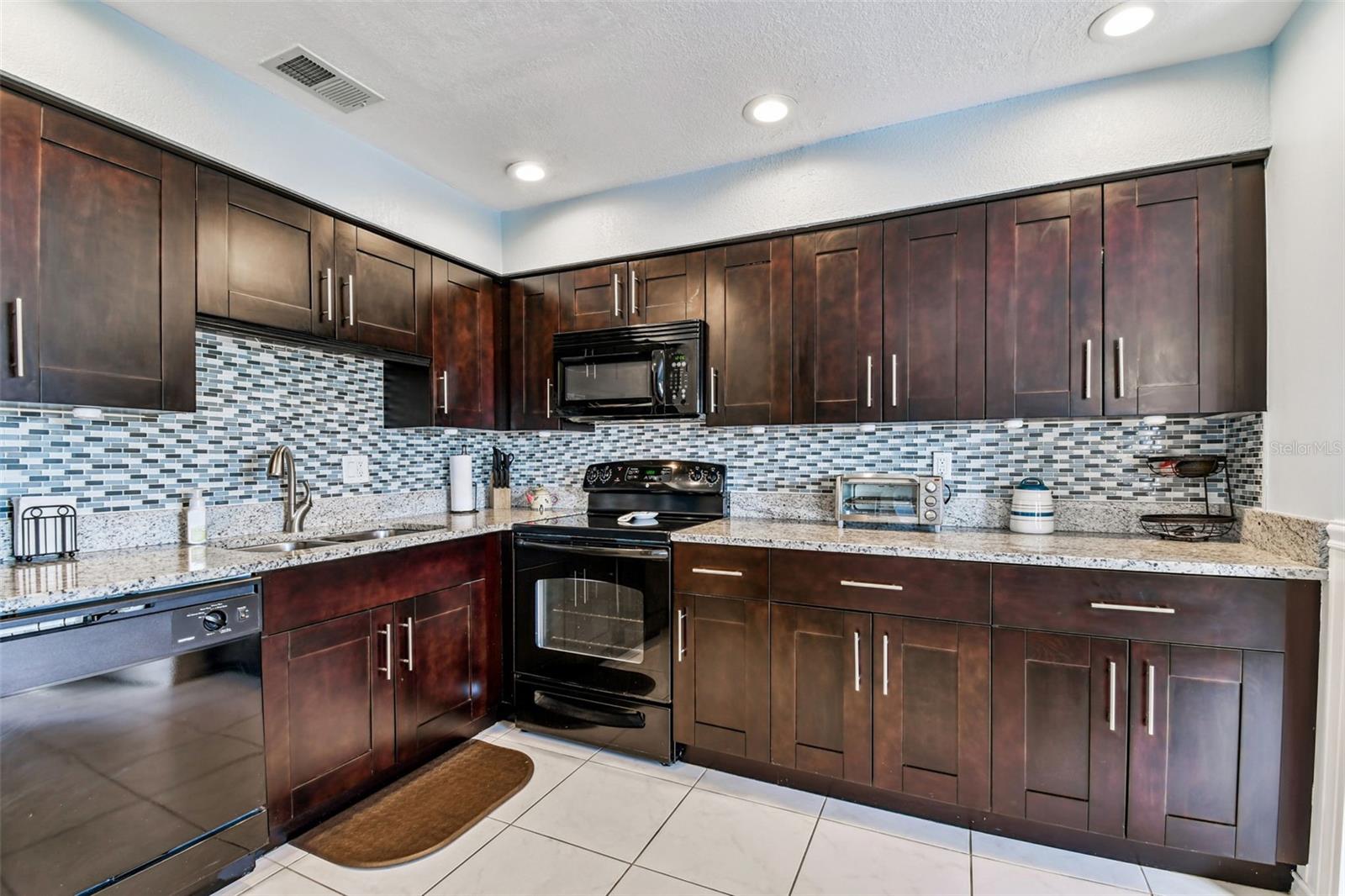 Image 17 of 91 For 5116 Beach Drive Se D