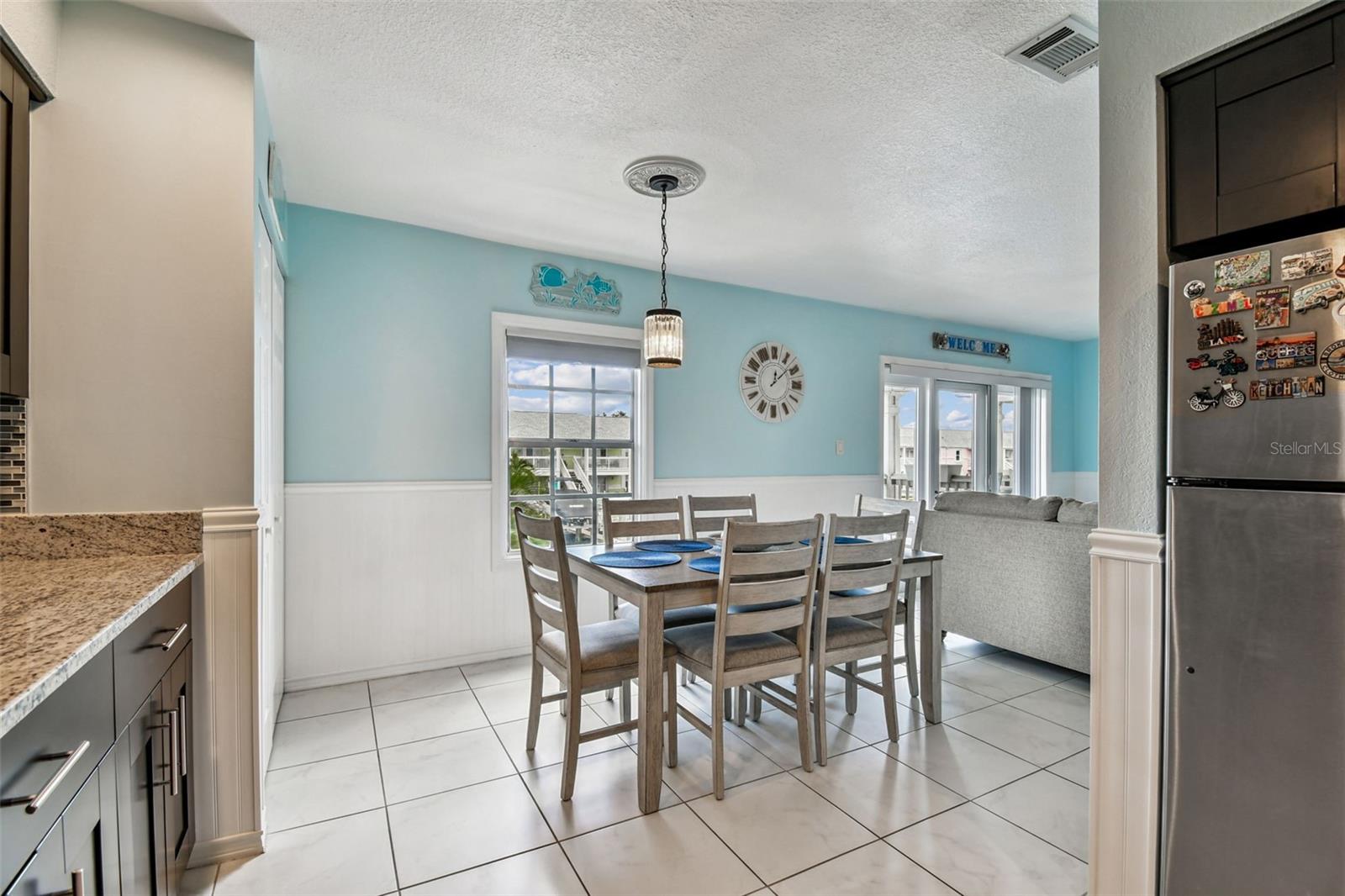 Image 19 of 91 For 5116 Beach Drive Se D