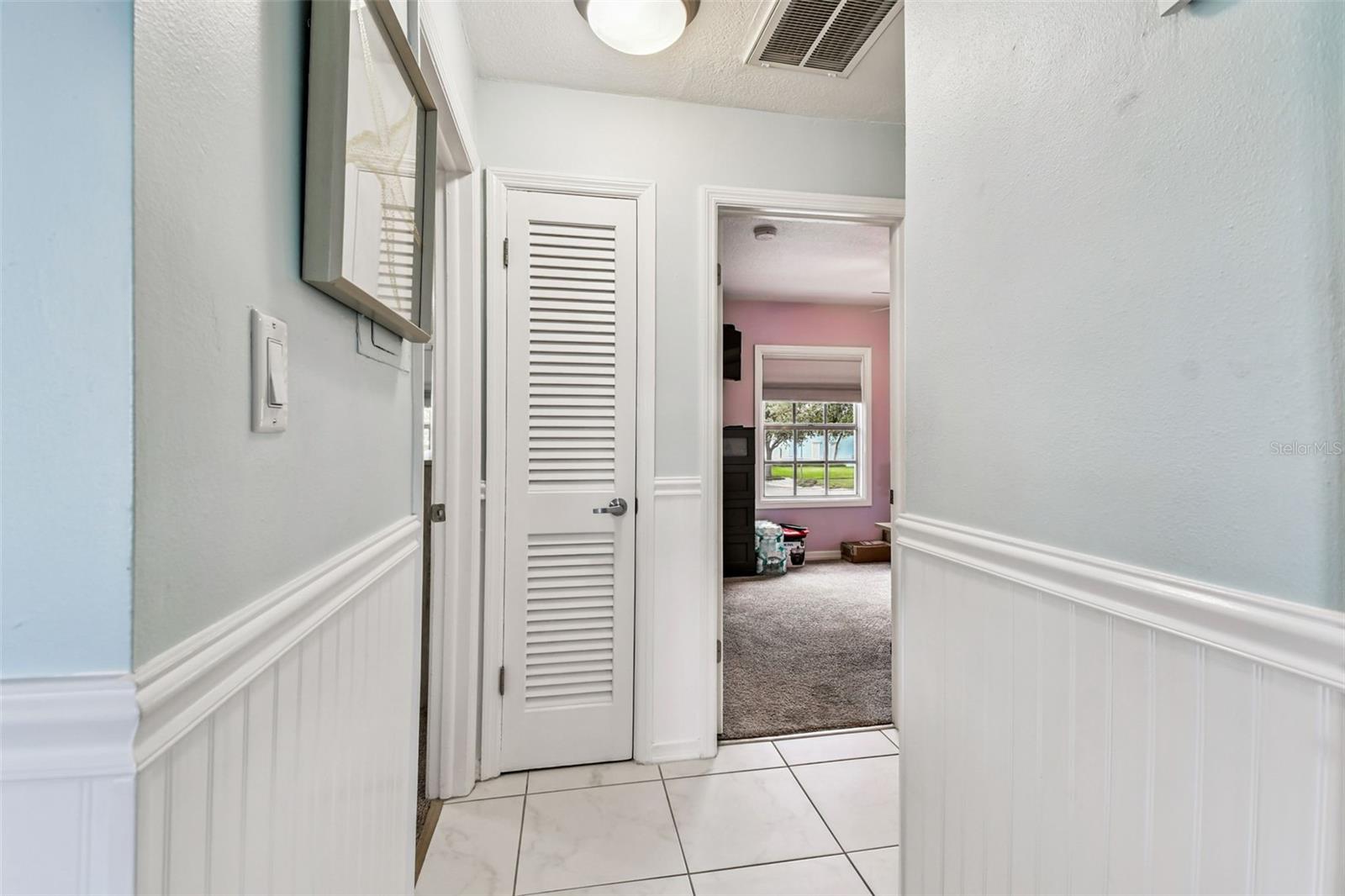 Image 22 of 91 For 5116 Beach Drive Se D