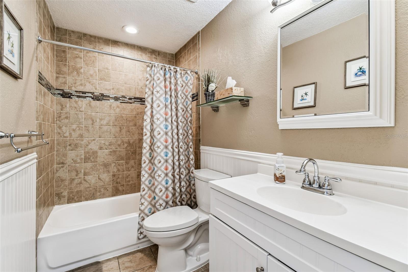 Image 27 of 91 For 5116 Beach Drive Se D