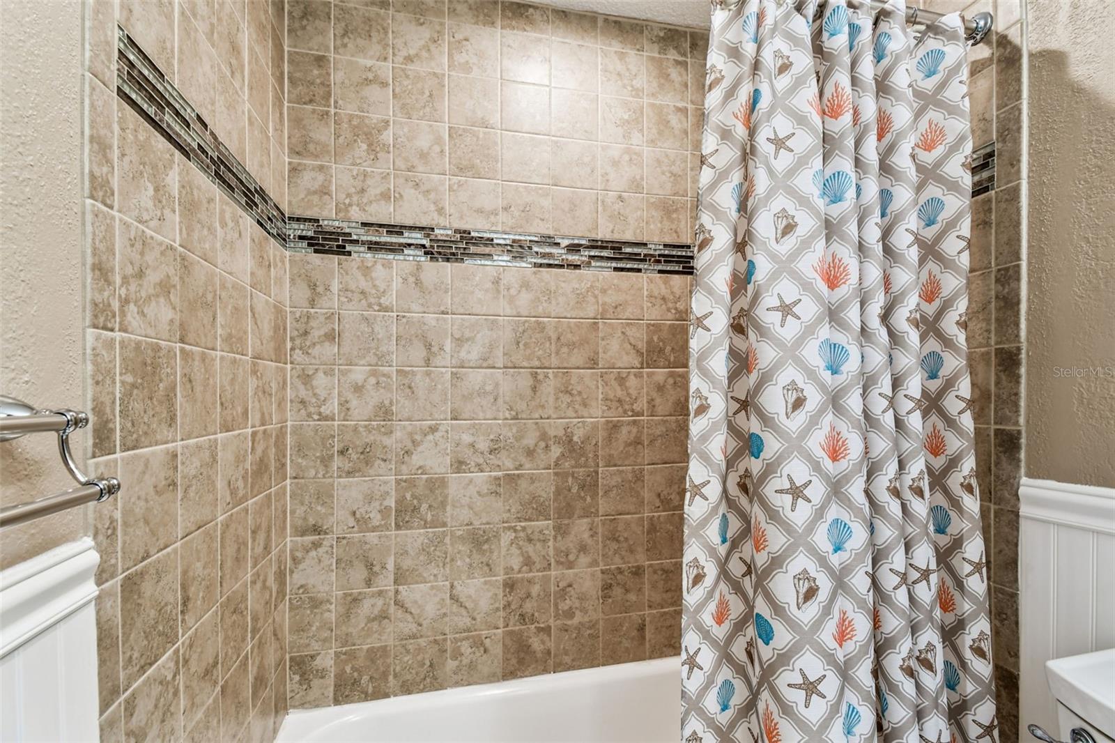 Image 28 of 91 For 5116 Beach Drive Se D