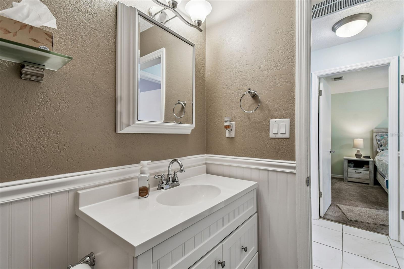 Image 29 of 91 For 5116 Beach Drive Se D