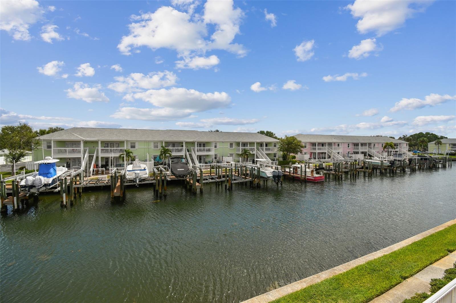 Image 37 of 91 For 5116 Beach Drive Se D