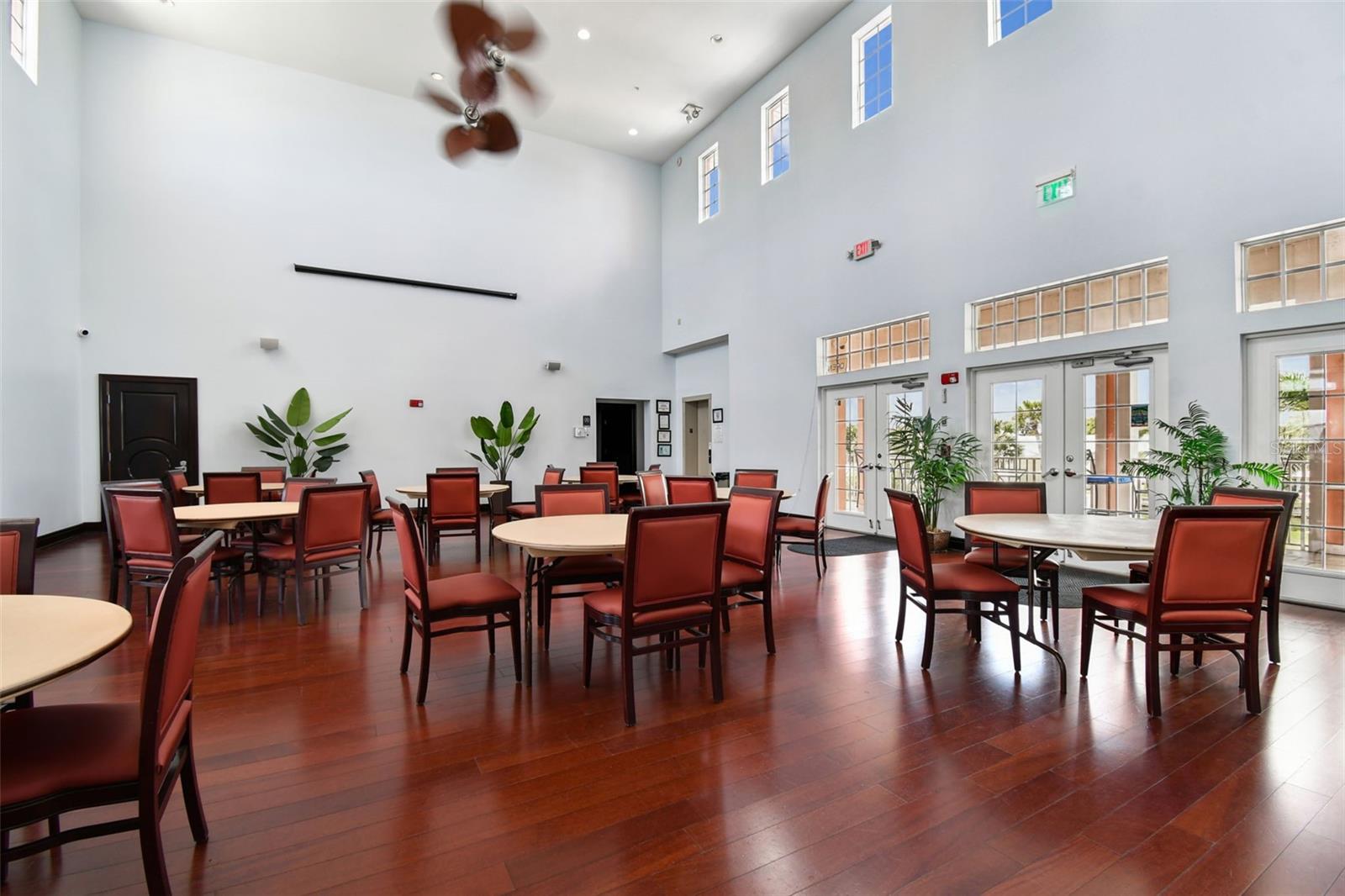 Image 39 of 91 For 5116 Beach Drive Se D