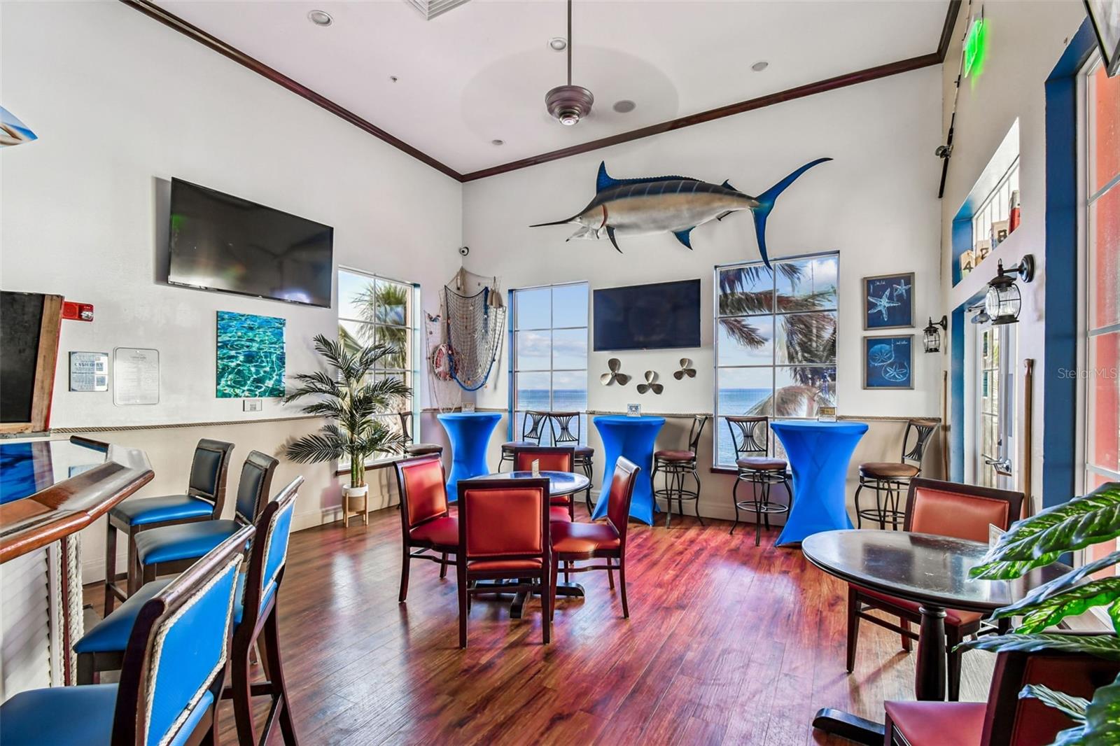 Image 42 of 91 For 5116 Beach Drive Se D