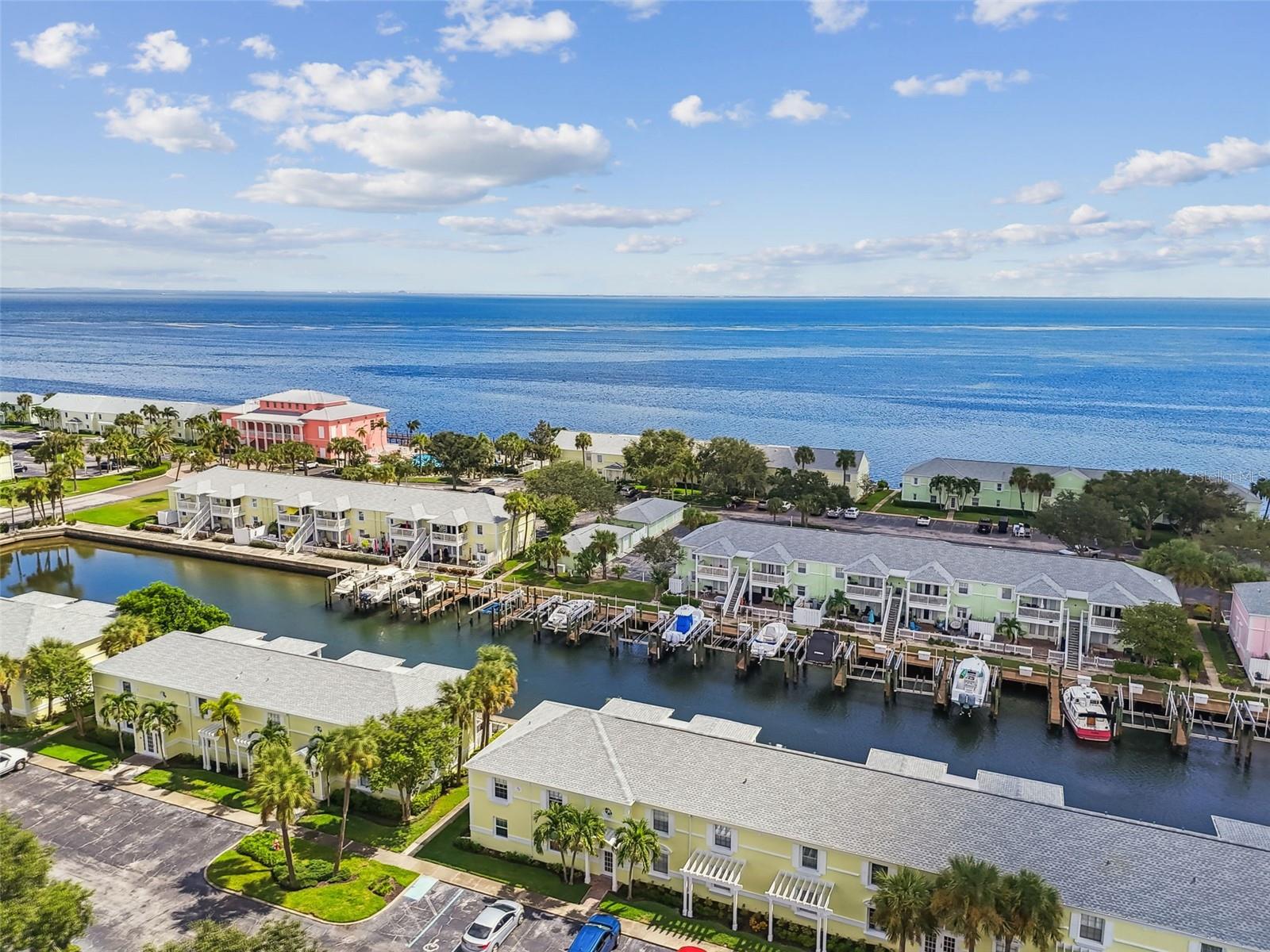 Image 56 of 91 For 5116 Beach Drive Se D