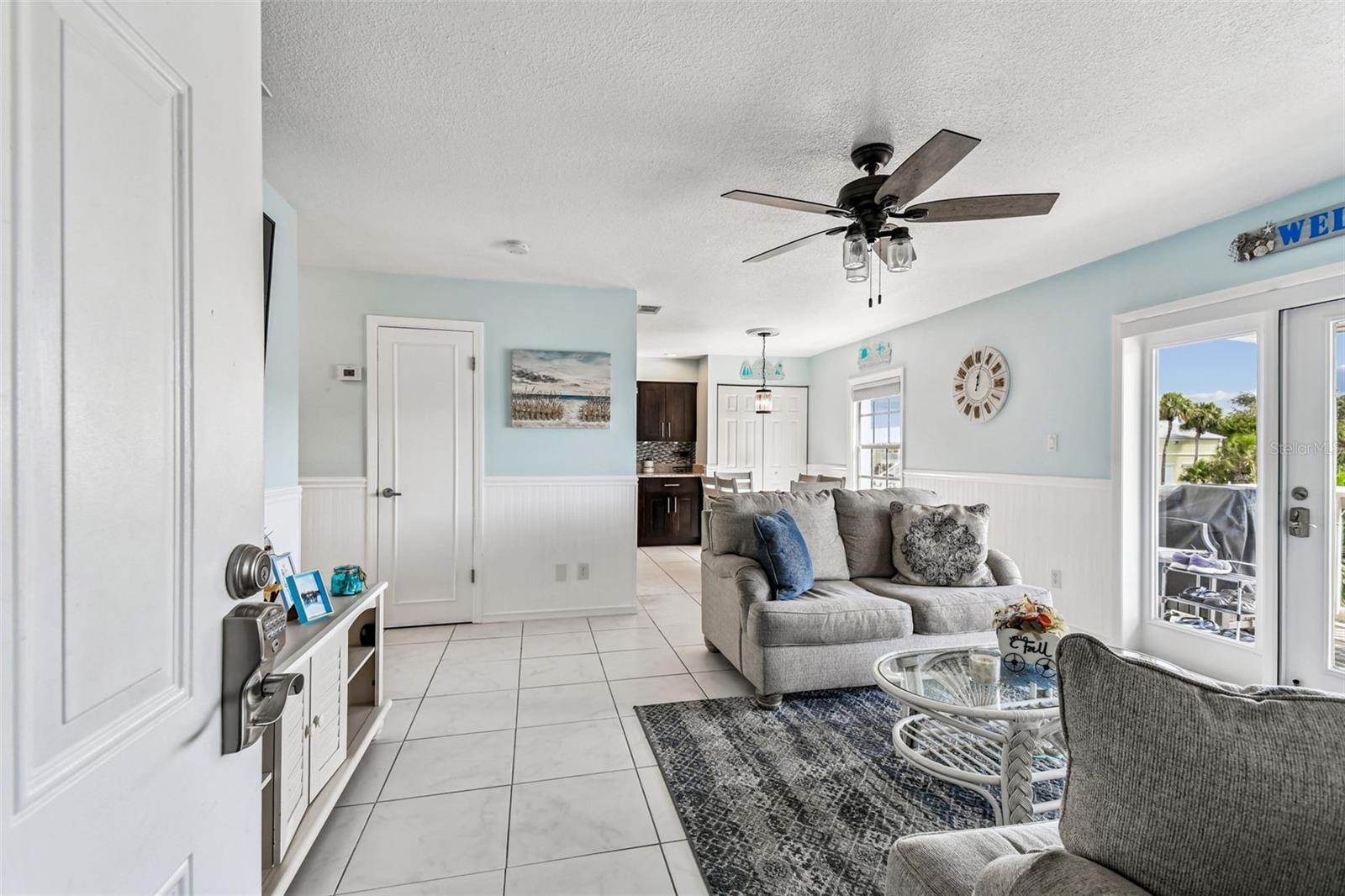 Image 7 of 91 For 5116 Beach Drive Se D