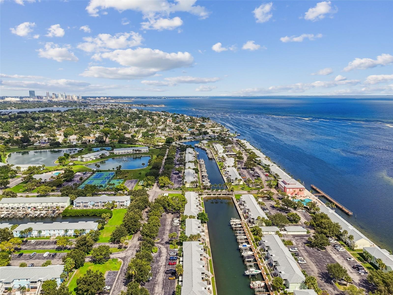 Image 72 of 91 For 5116 Beach Drive Se D