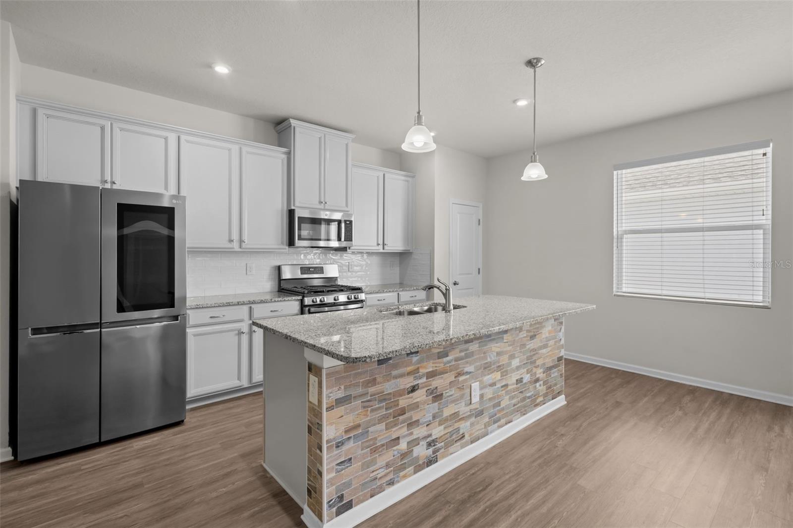 Image 3 of 51 For 14863 Promenade Parkway