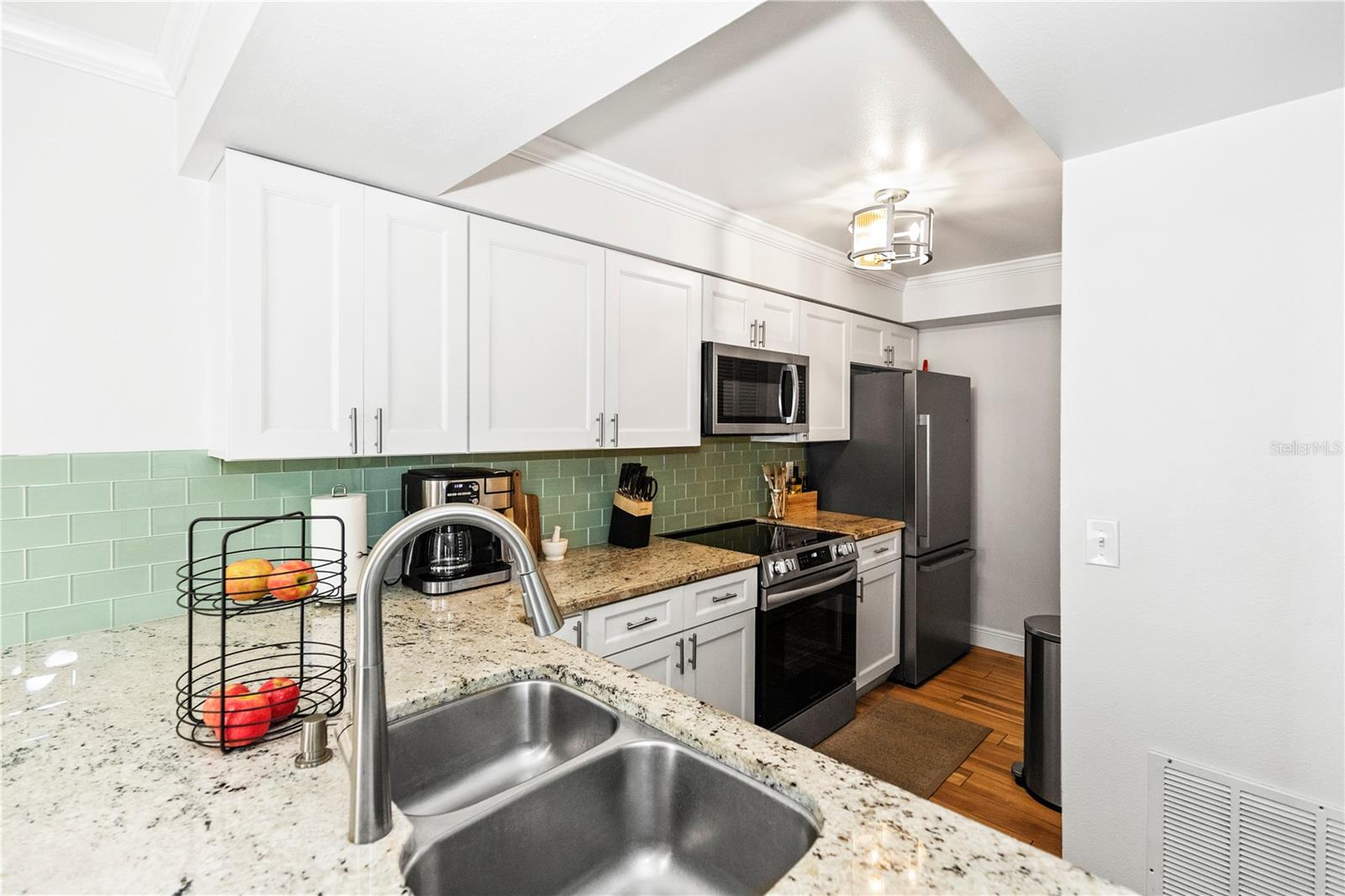 Image 11 of 33 For 2969 Bonaventure Circle 104