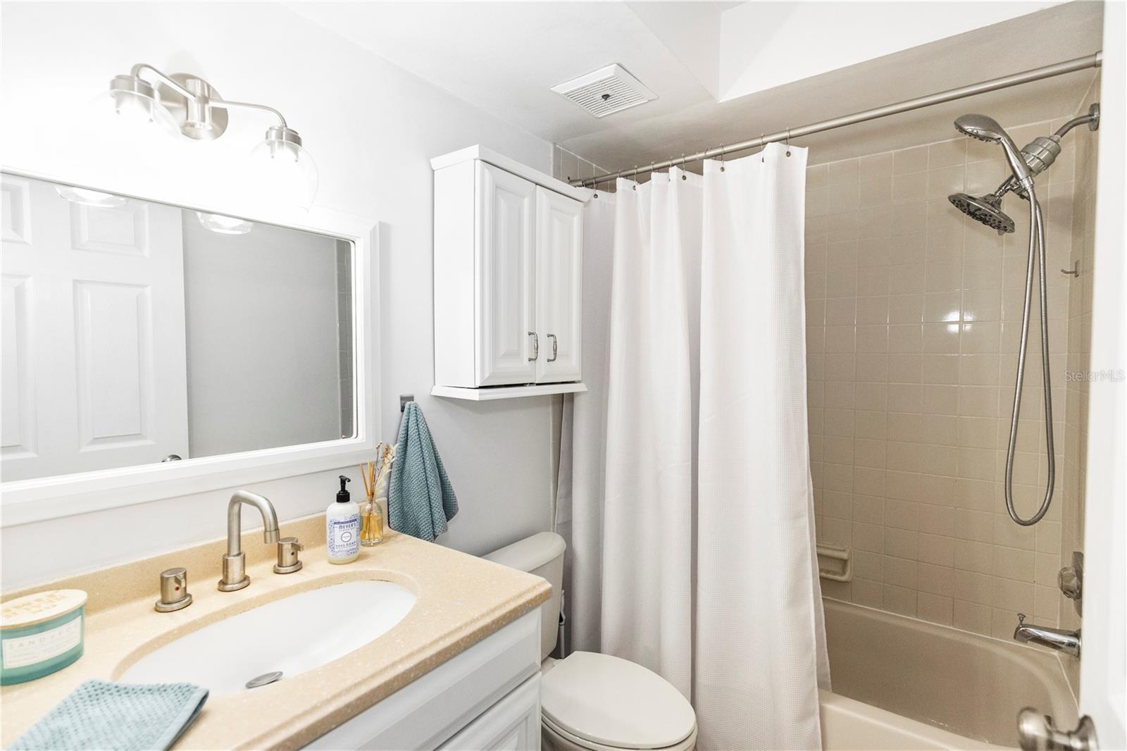Image 20 of 33 For 2969 Bonaventure Circle 104