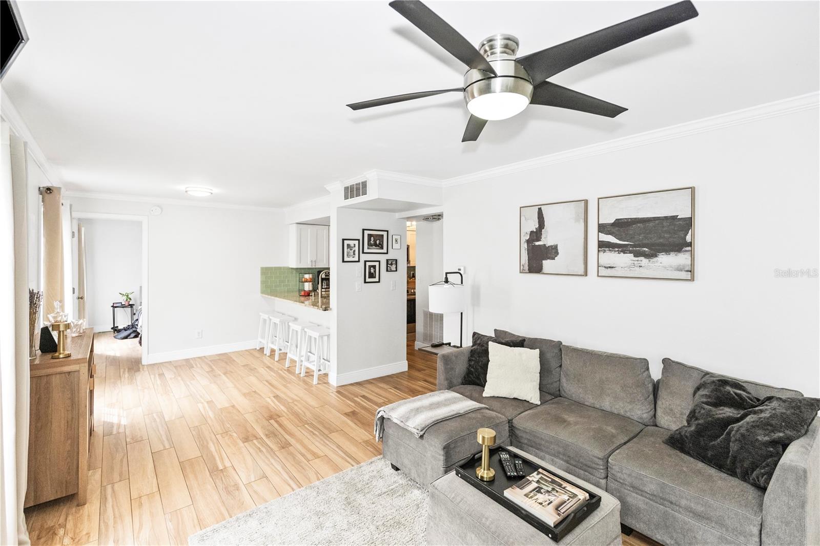 Image 8 of 33 For 2969 Bonaventure Circle 104