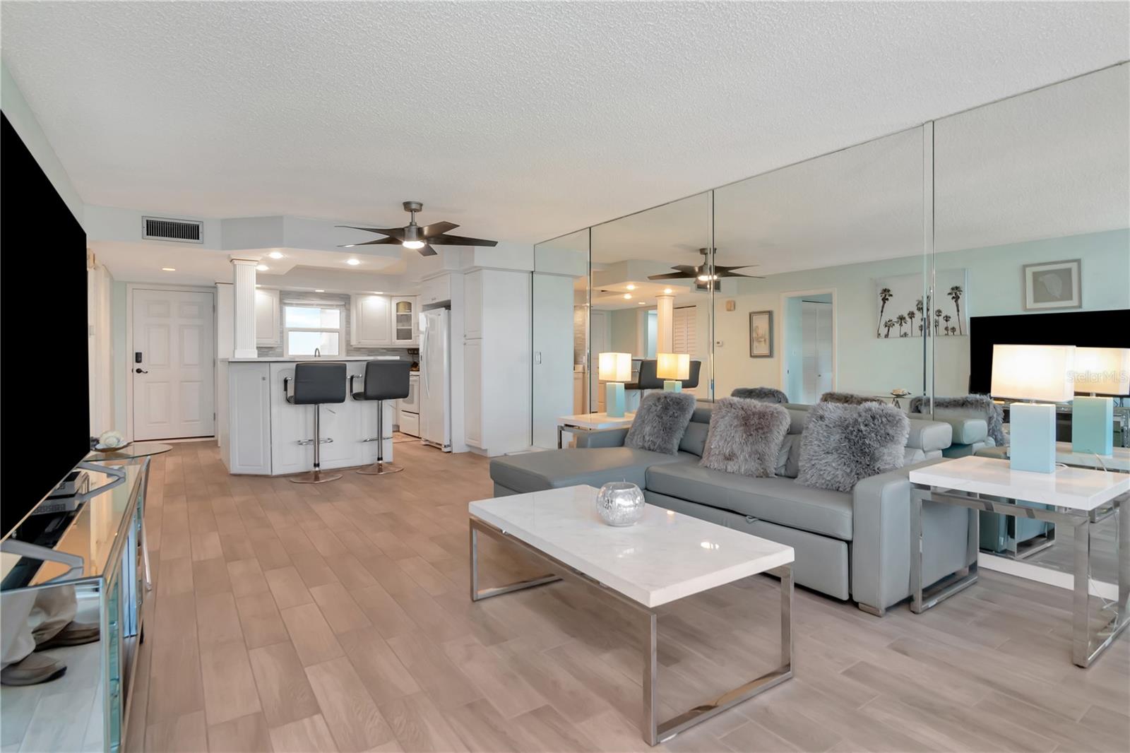 Image 12 of 54 For 1230 Gulf Boulevard 604