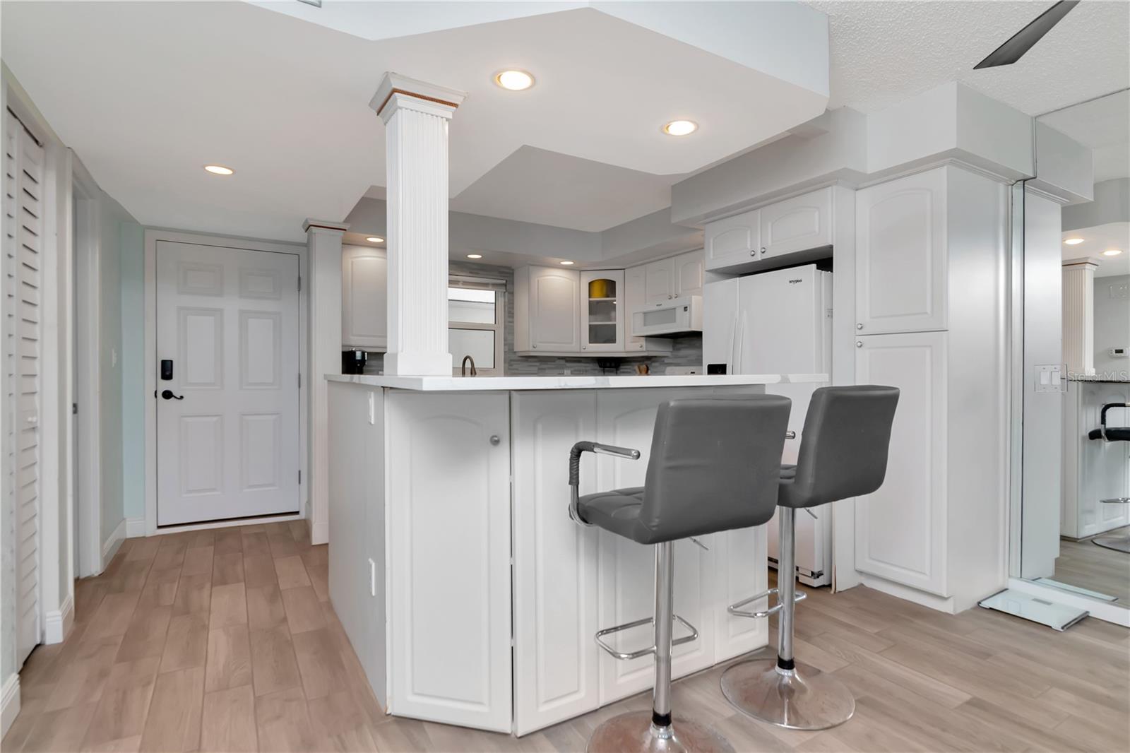 Image 21 of 54 For 1230 Gulf Boulevard 604